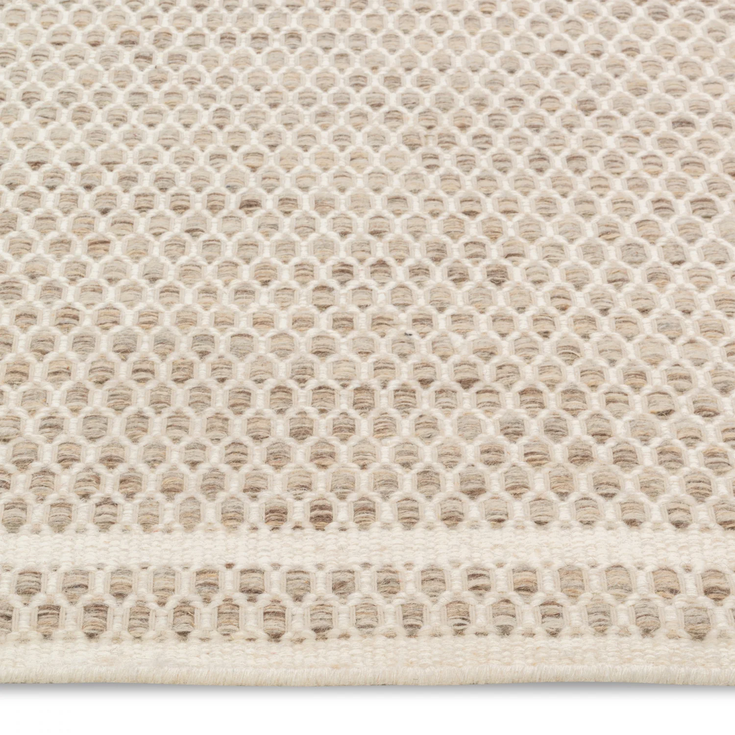 Alaska Reversible Modern Rug - 5' x 8' - Beige/Brown - Image 3