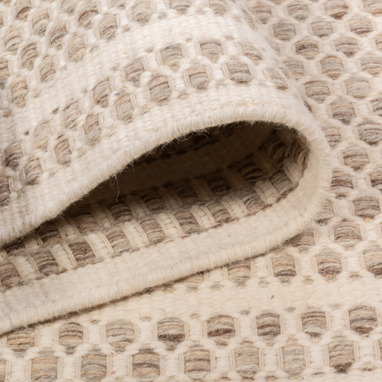 Alaska Reversible Modern Rug - 5' x 8' - Beige/Brown - Image 5