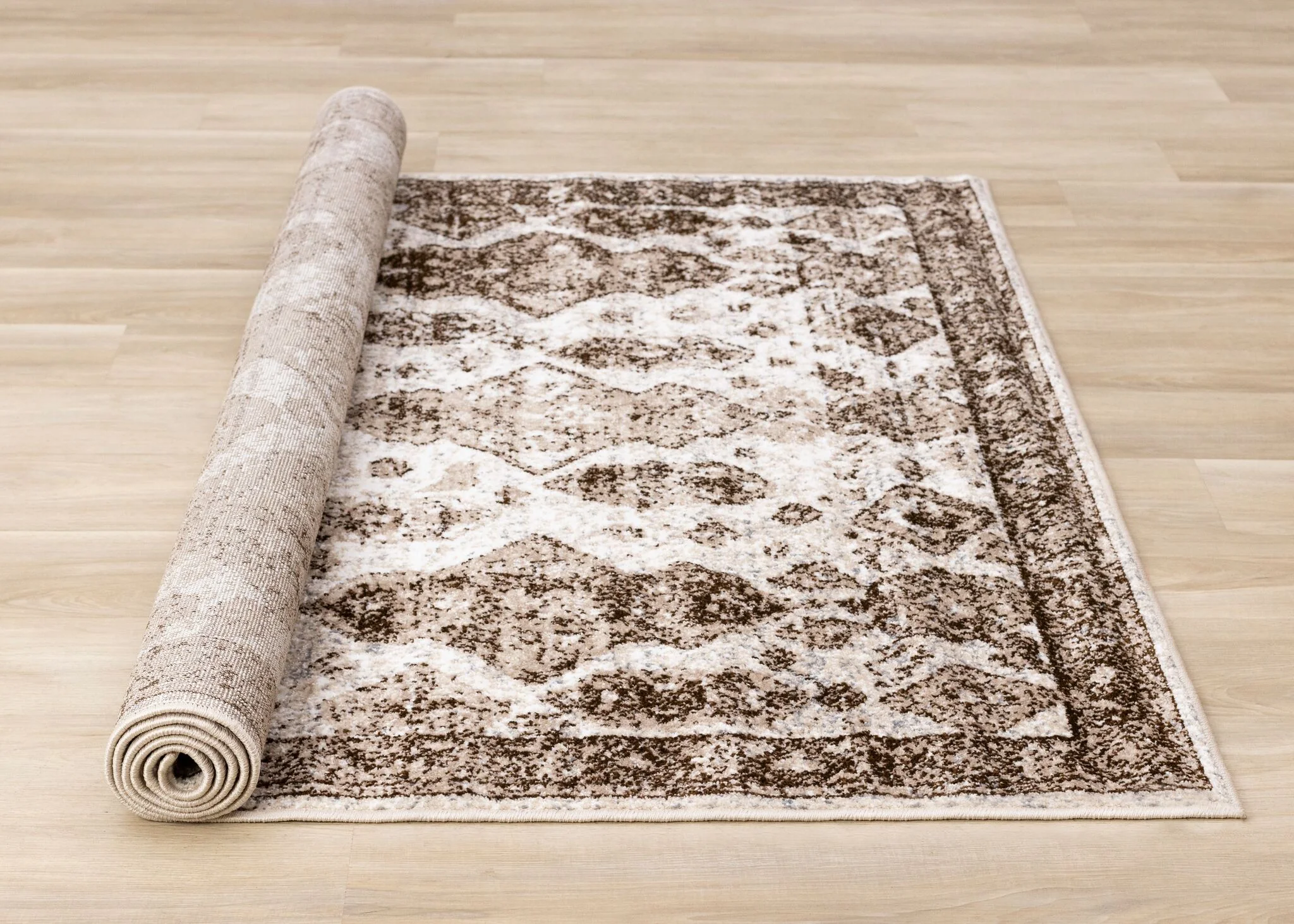 Antique Charm 5'3" x 7'7" Distressed Classic Area Rug - Brown, Grey, White - Image 9