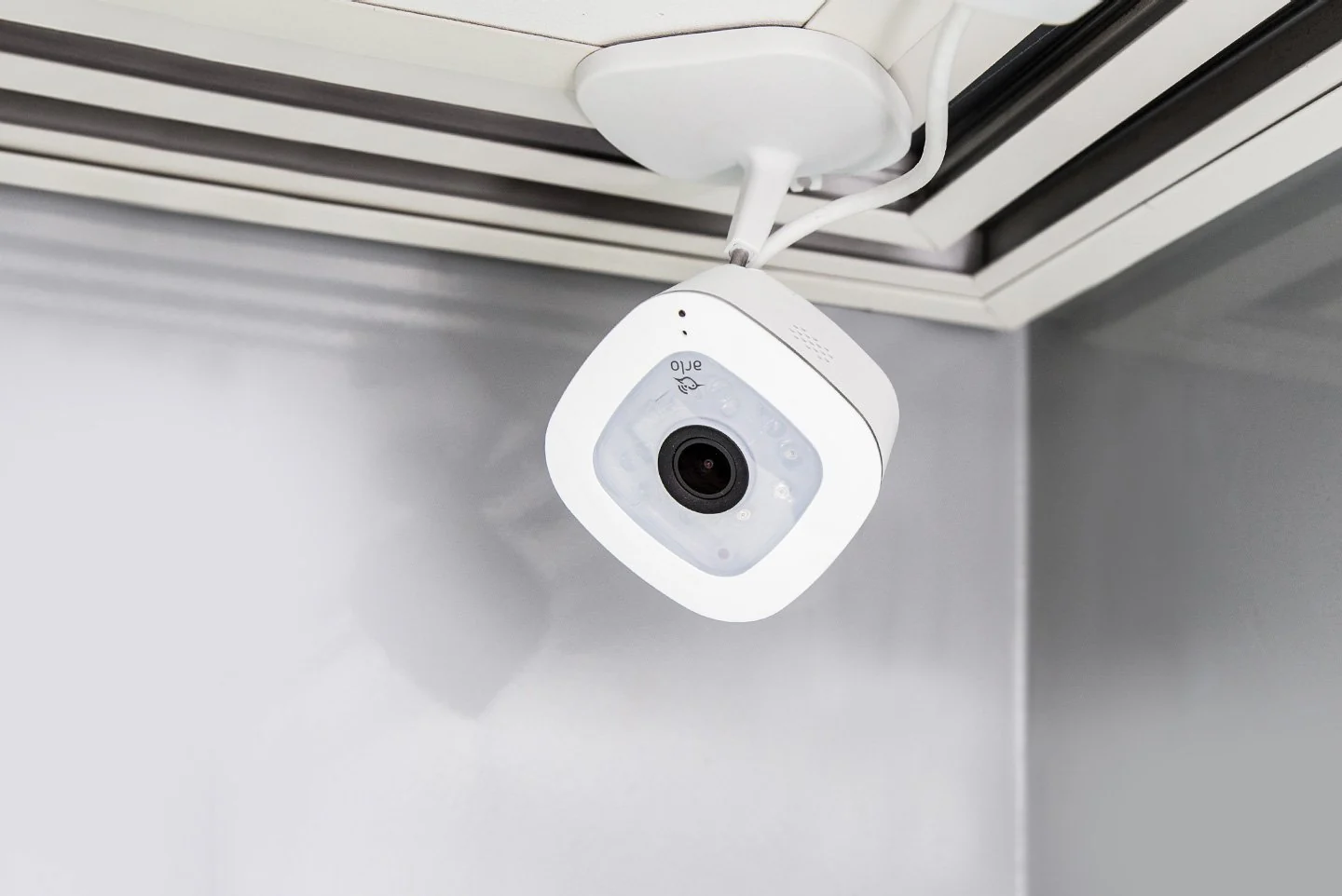 Arlo Q Plus 1080p HD Security Camera - VMC3040S - Image 4