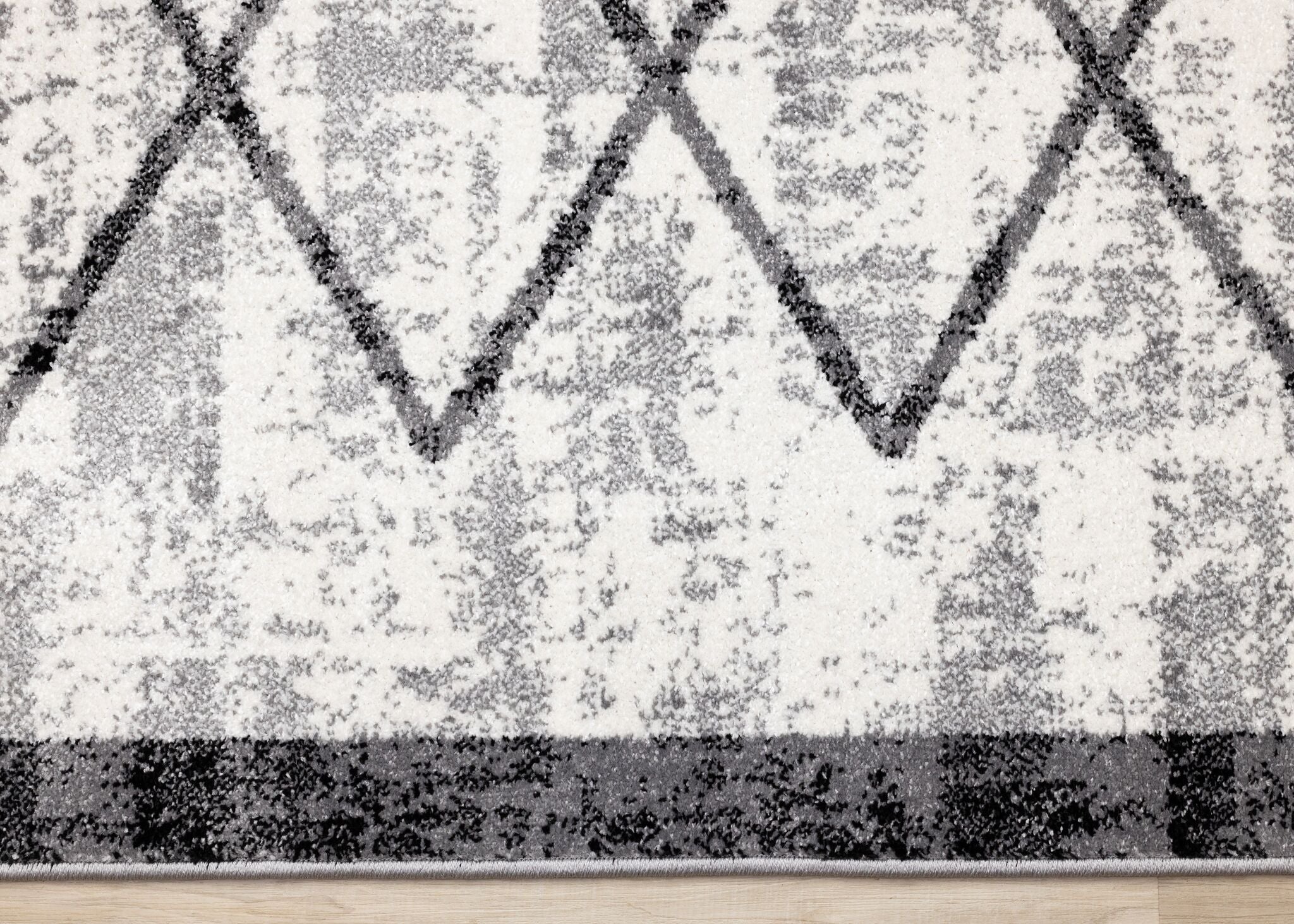 Ashwood 5'3" x 7'7" Distressed Lattice Area Rug - Grey, Black, White - Image 3