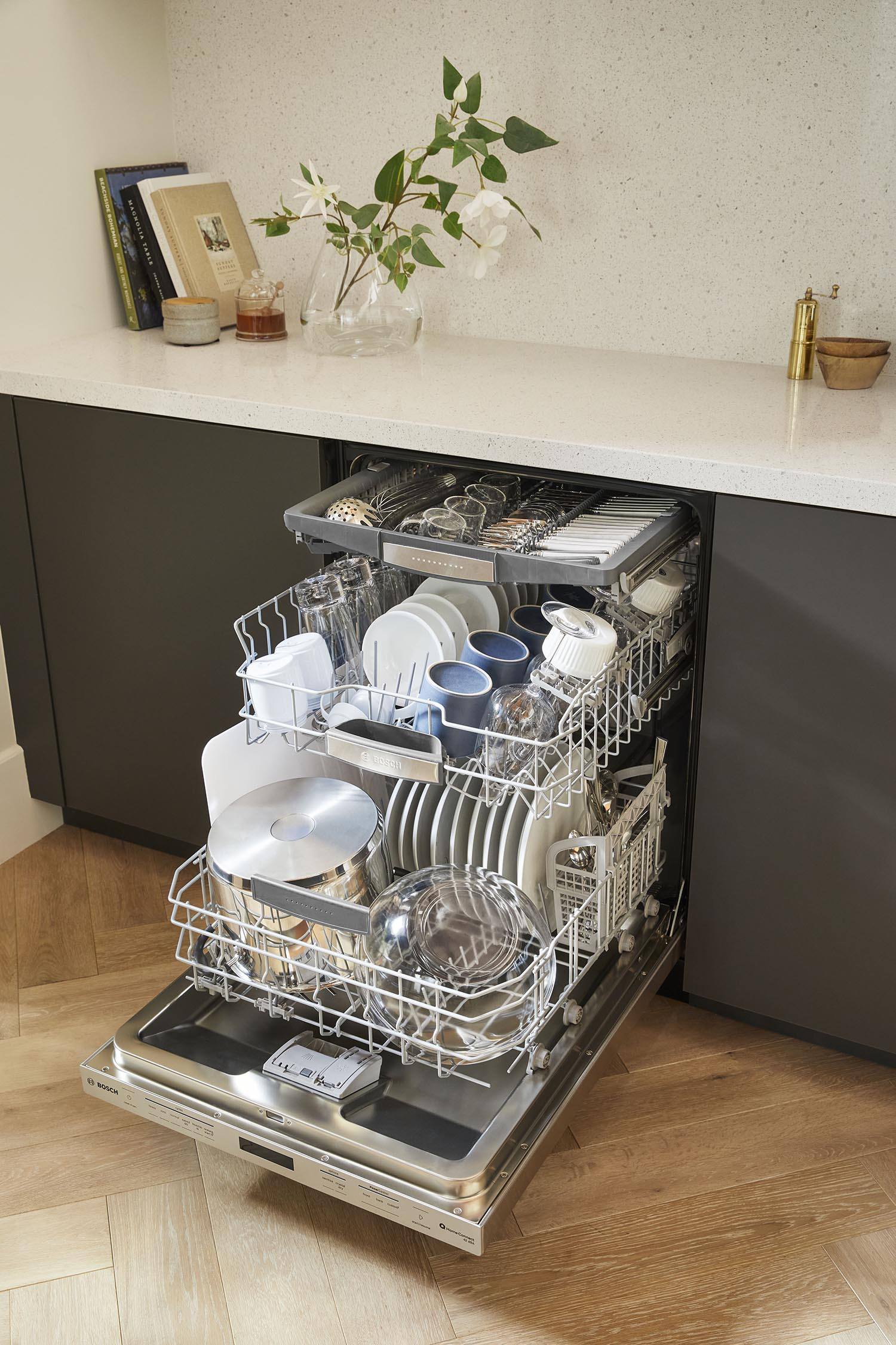 Bosch Stainless Steel 24" Smart Dishwasher with Home Connect, Third Rack - SHP78CM5N - Image 5