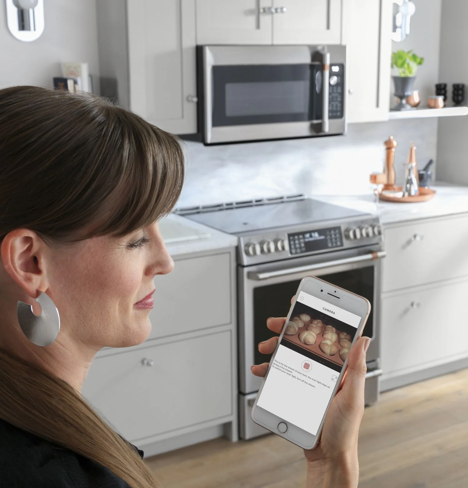 Café™ Stainless Steel 30" Smart Slide-In, Front-Control, Induction and Convection Range with In-Oven Camera (5.7 Cu. Ft) - CHS90XP2MS1 - Image 6