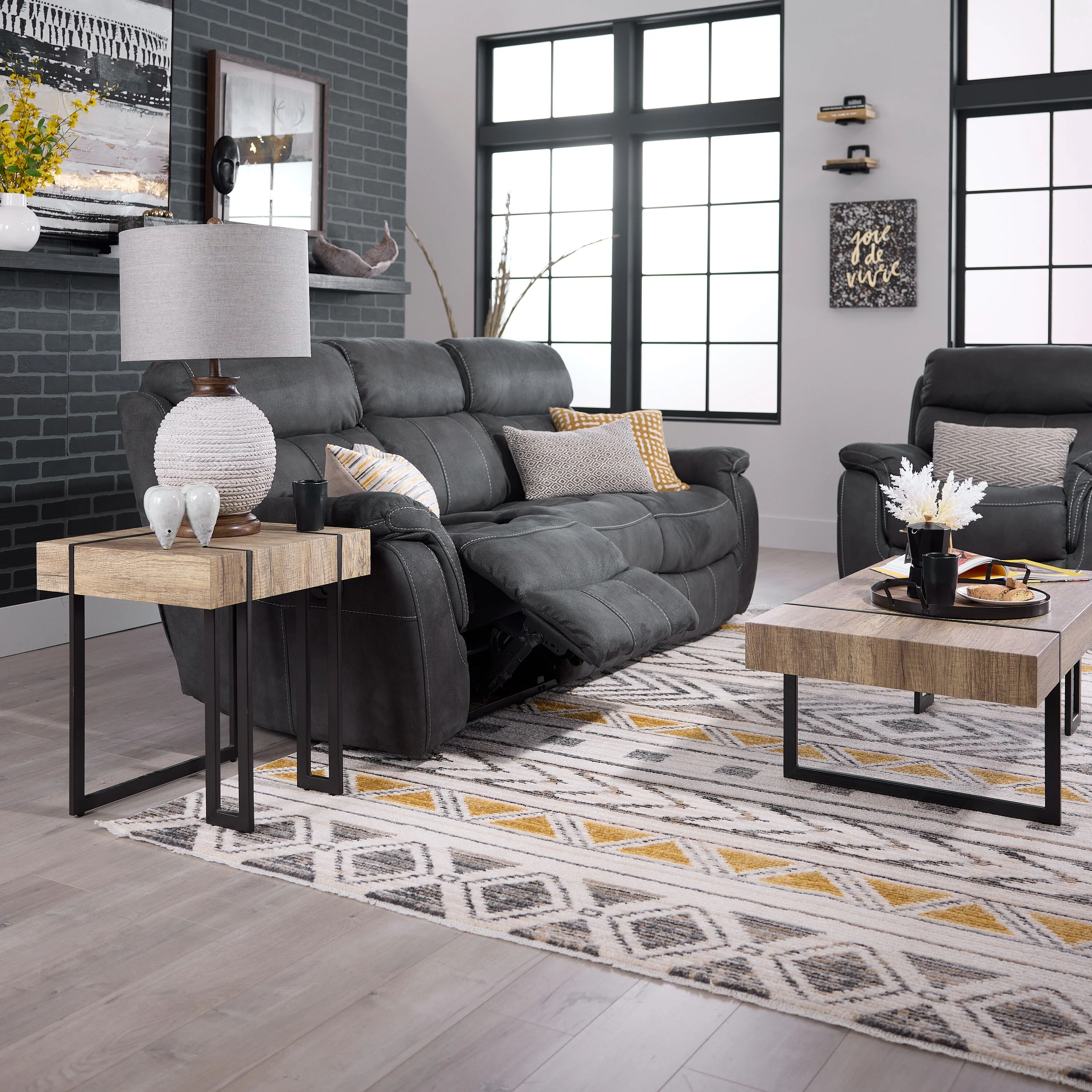 Calvin 20" End Table - Beige - Image 3