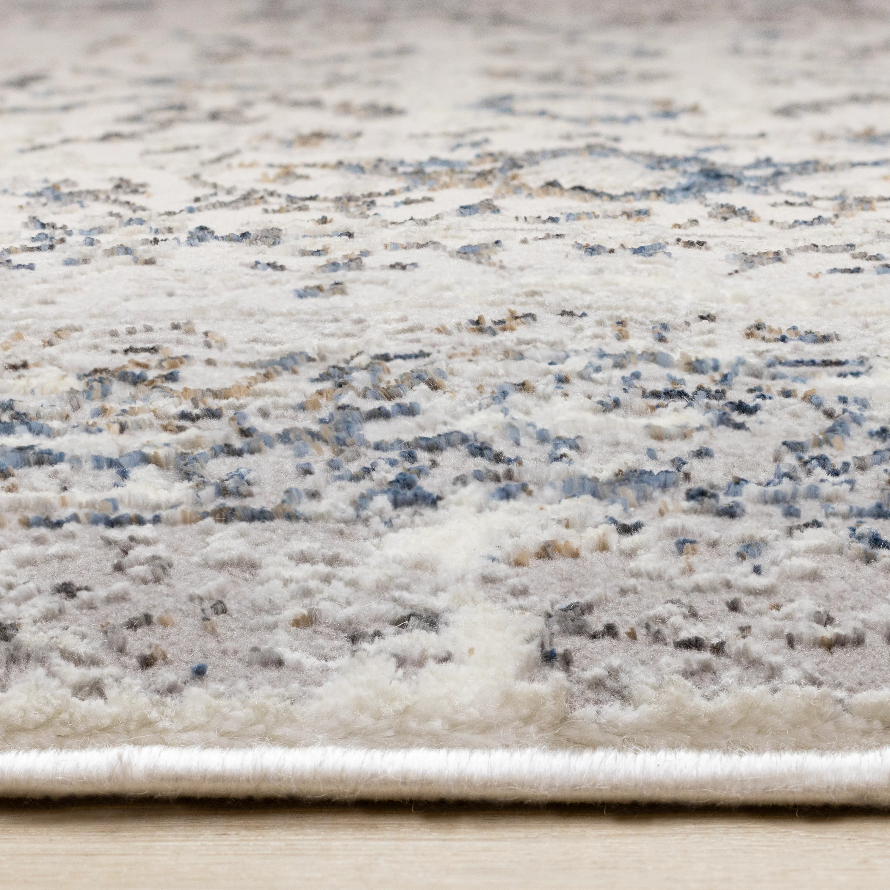 Chateau Charm 5'3" x 7'7" Elegant Classic Area Rug - Grey, Beige - Image 5