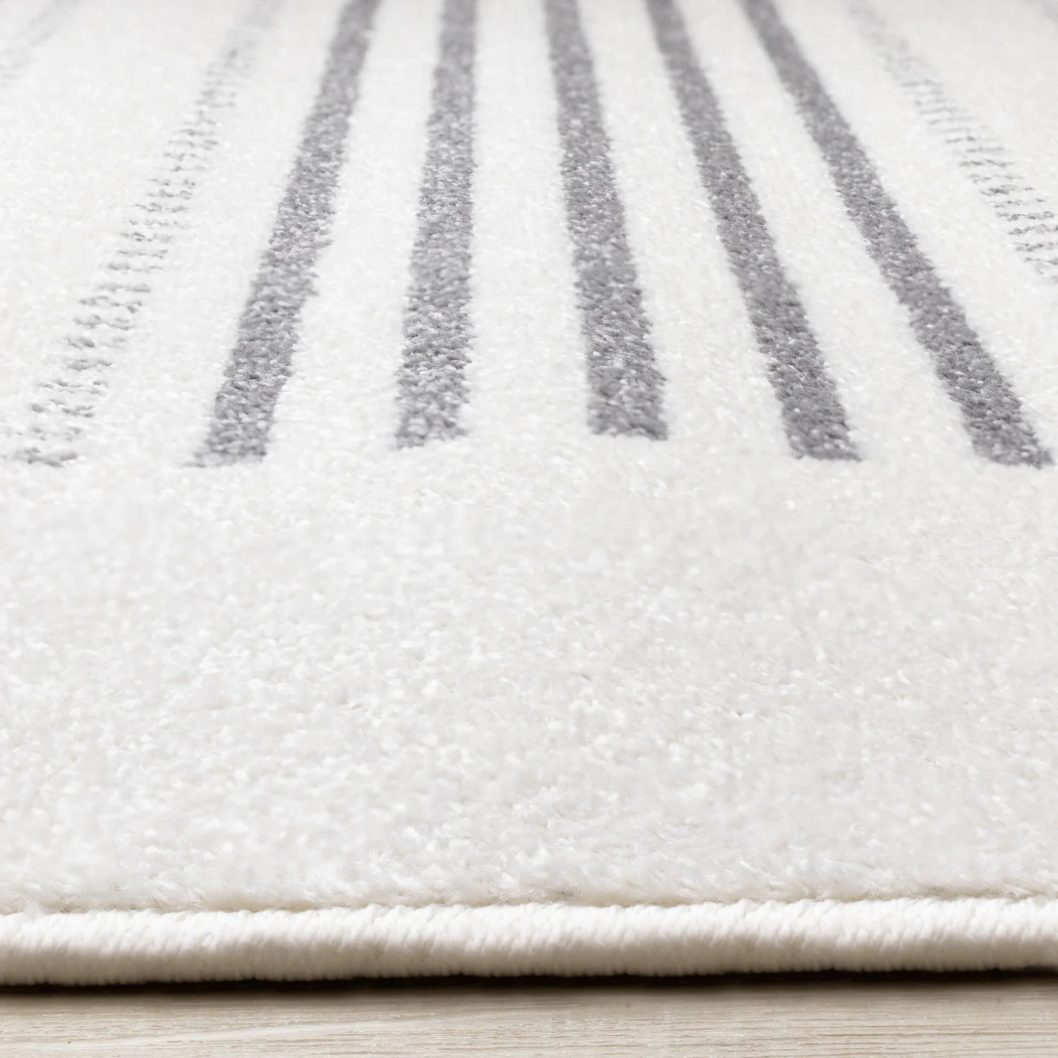 Claremont Sleek Modern Lines Area Rug - 5' X 8' - White/Grey - Image 5