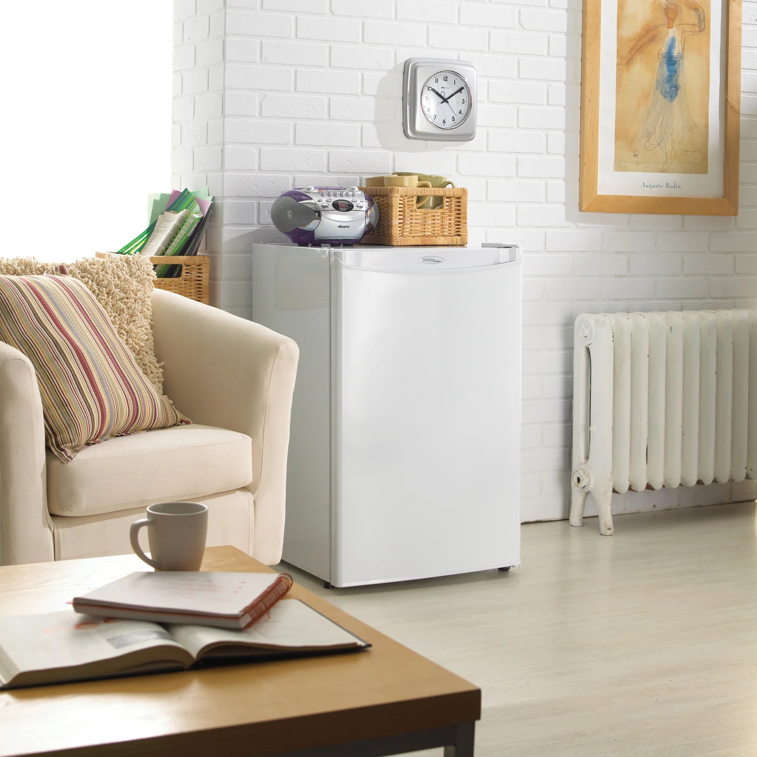 Danby White Compact Refrigerator (4.4 Cu. Ft.) - DCR044A2WDD - Image 3