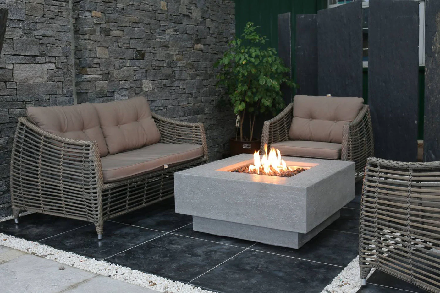 Elementi Manhattan Fire Table -  Propane - Image 10