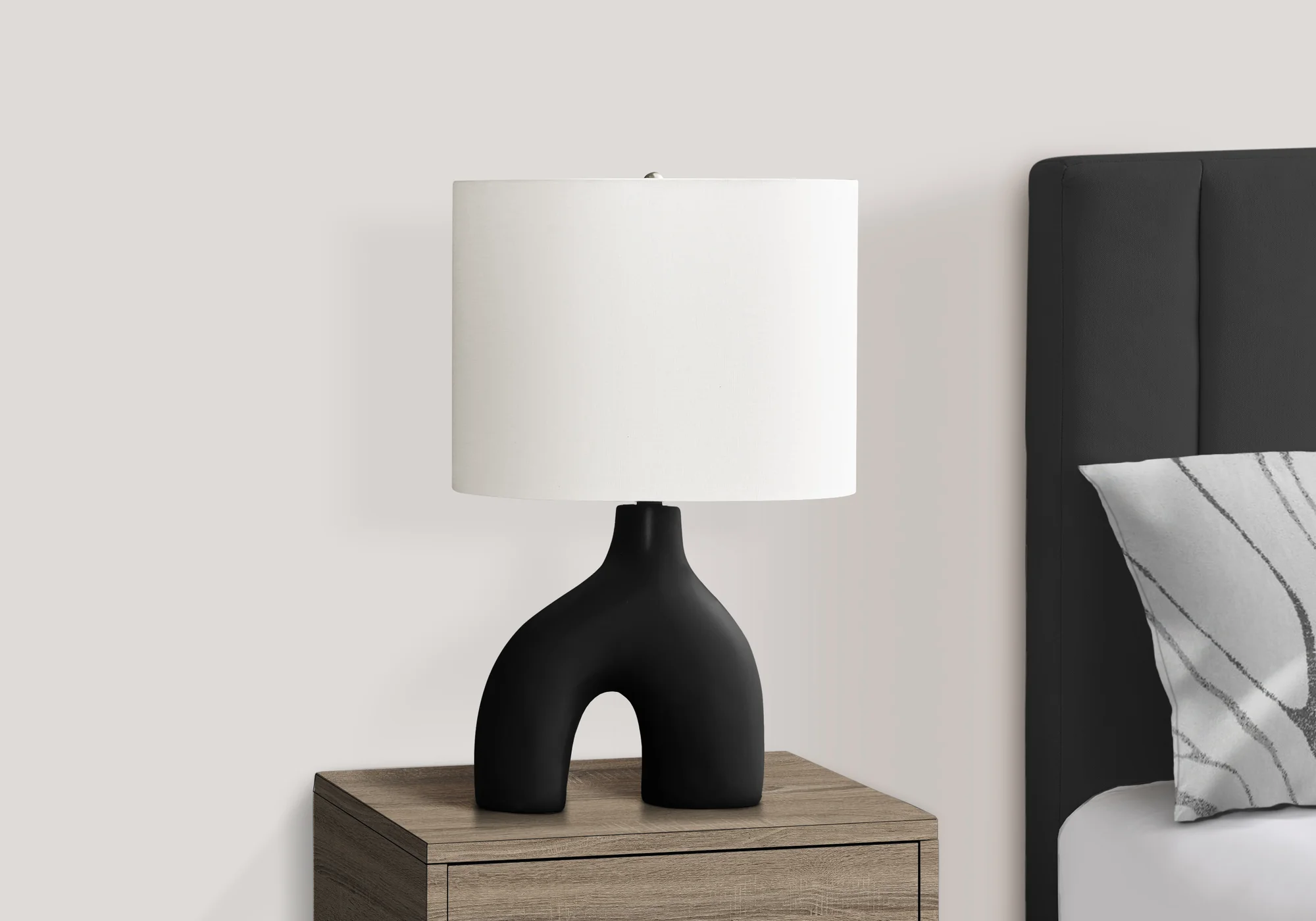 Elm Table Lamp - Black - Image 3
