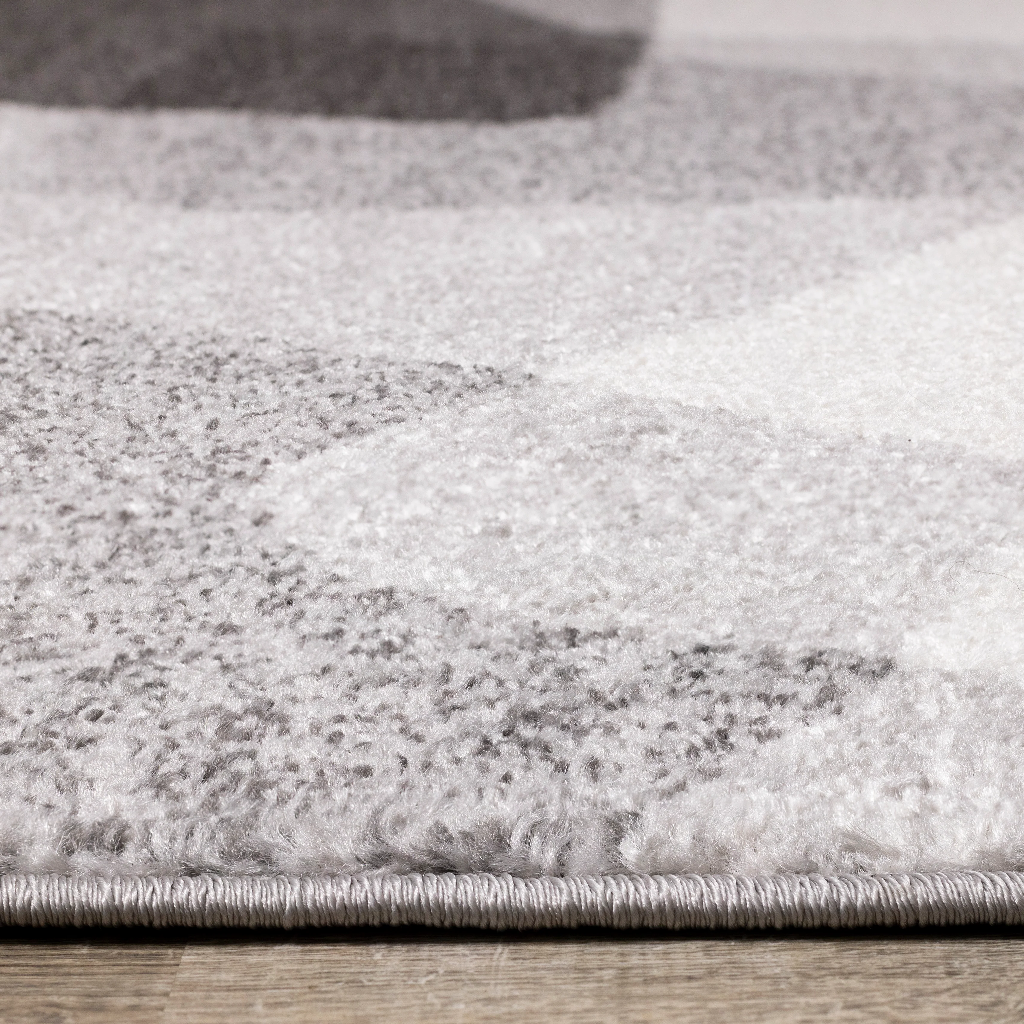 Focus 5'3" x 7'7" Geometric Shapes Area Rug - Grey, White - Image 7