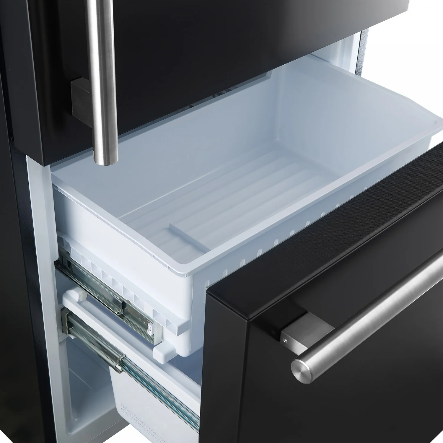 Forno Milano 31" 17.2 Cu.Ft. Black Bottom Freezer Refrigerator with Right Swing Door - FFFFD1785-31BLK - Image 10