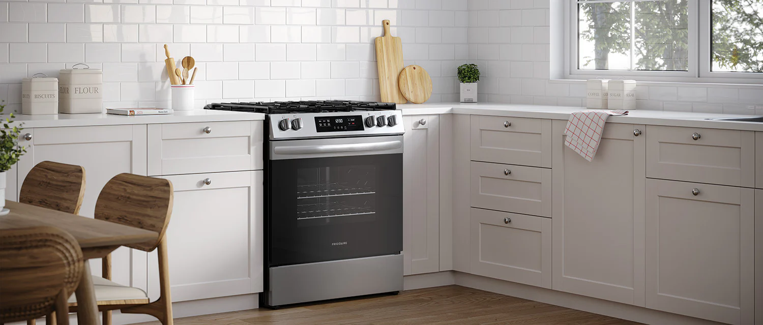 Frigidaire Stainless Steel 30'' Front Control Gas Range (5.1 Cu. Ft) - FCFG3062AS - Image 7