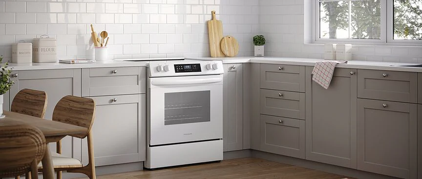 Frigidaire White 30" Front Control Electric Range (5.3 Cu.Ft) - FCFE306CAW - Image 6