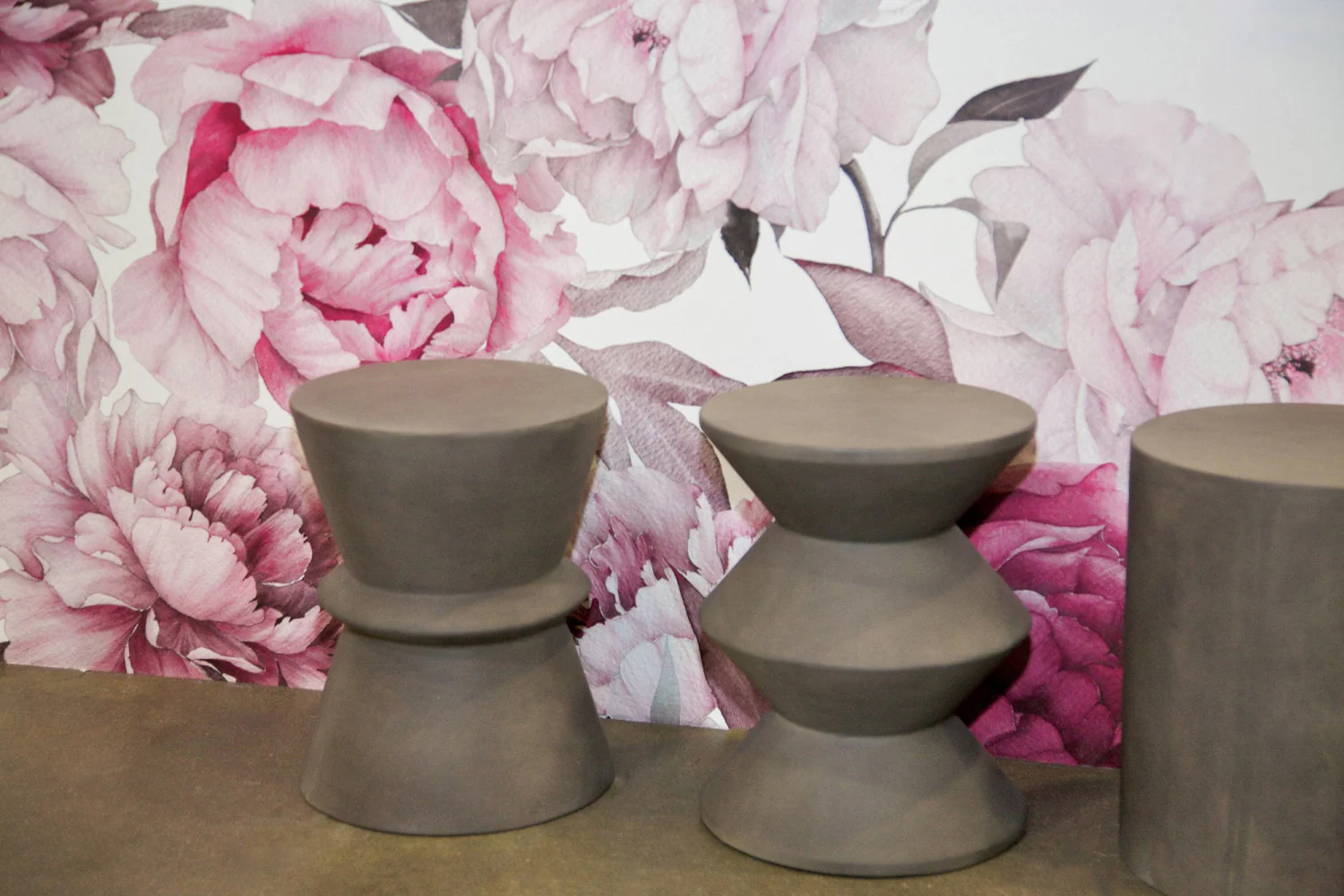 Gavrin Hourglass Side Table - Dark Grey - Image 2
