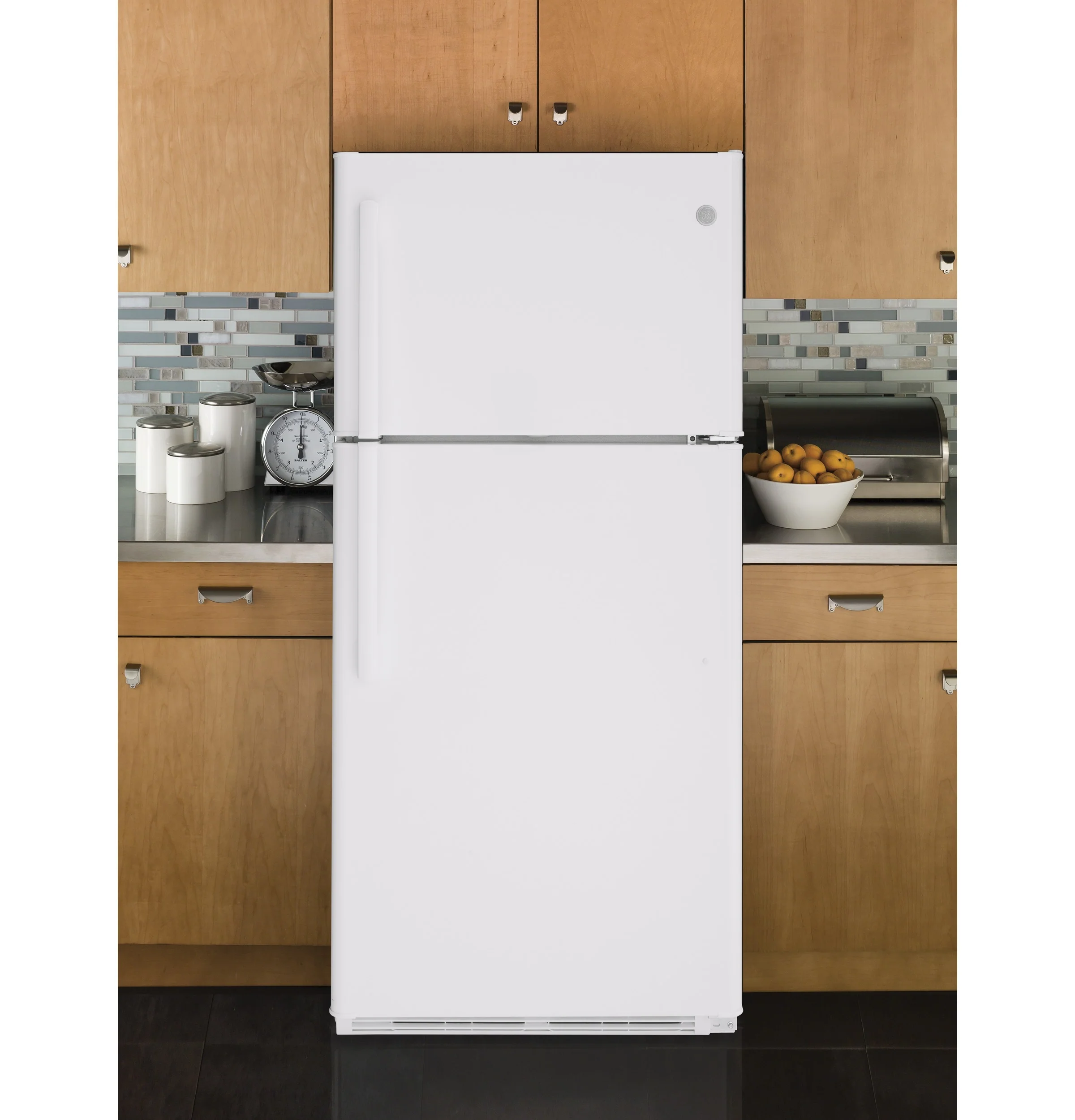 GE 29.75" 18 Cu. Ft. White Top-Freezer Refrigerator - GTE18FTLKWW - Image 3