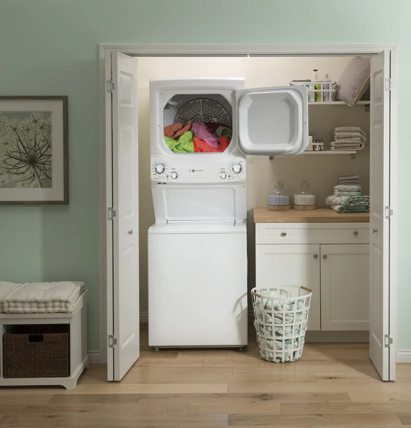 GE White Unitized Spacemaker Washer (4.5 Cu.Ft.) and White Electric Dryer (5.9 Cu.Ft.) - GUD27EEMNWW - Image 5