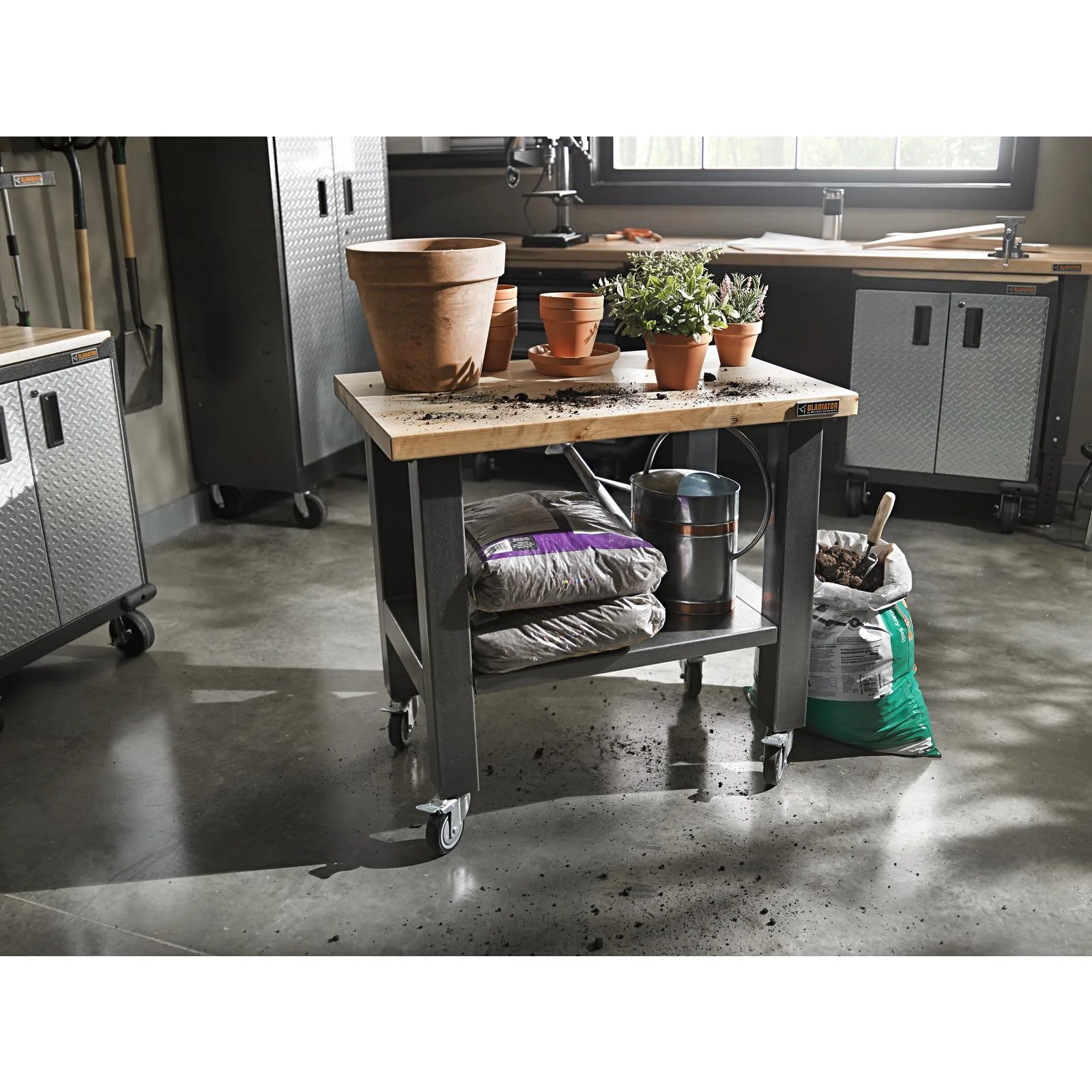 Gladiator Hammered Granite 3' Wide Mobile Workstation - GAMW36HWEG - Image 8