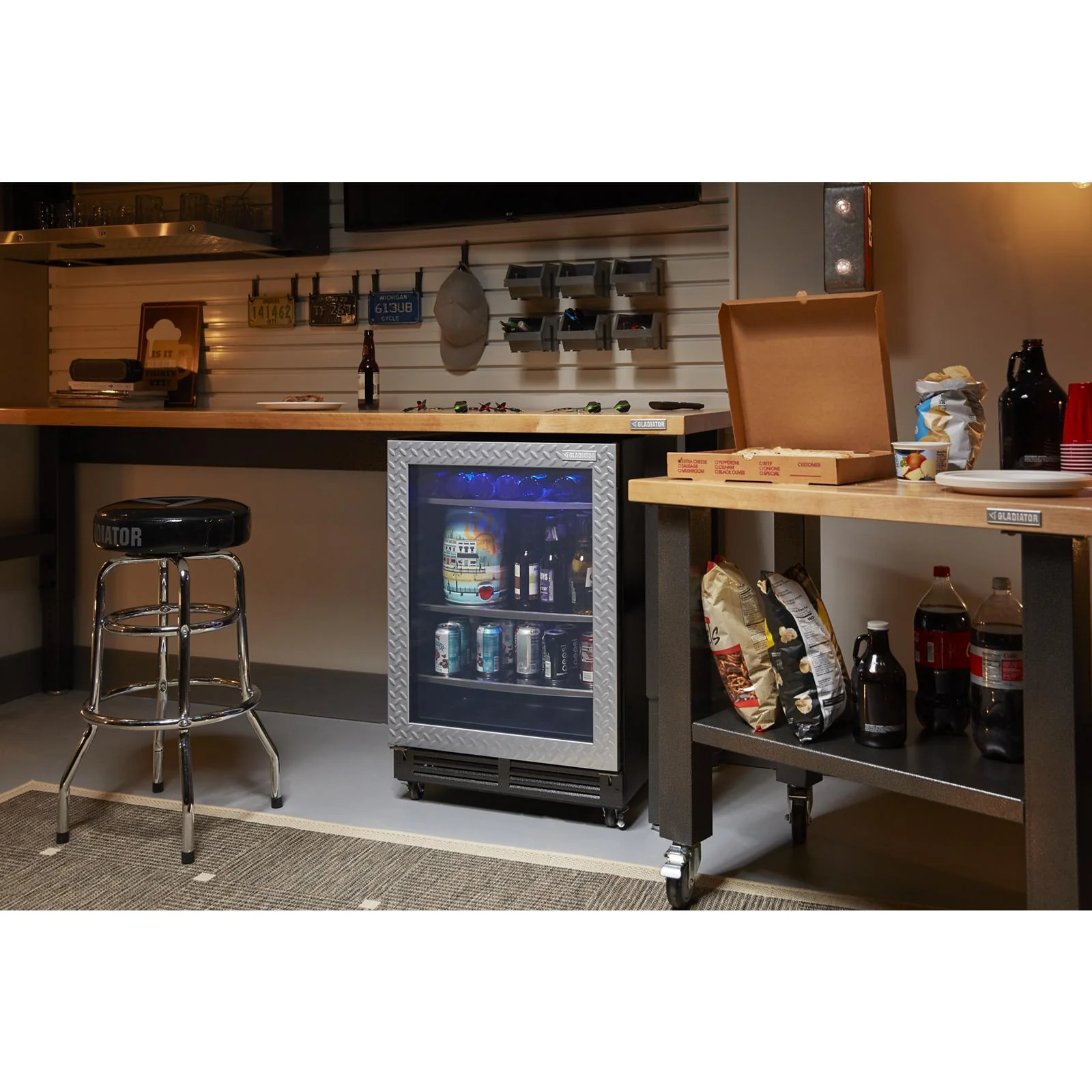 Gladiator Silver Tread Ready-to-Assemble Foldaway Work Station - GAFS42KDJG - Image 7