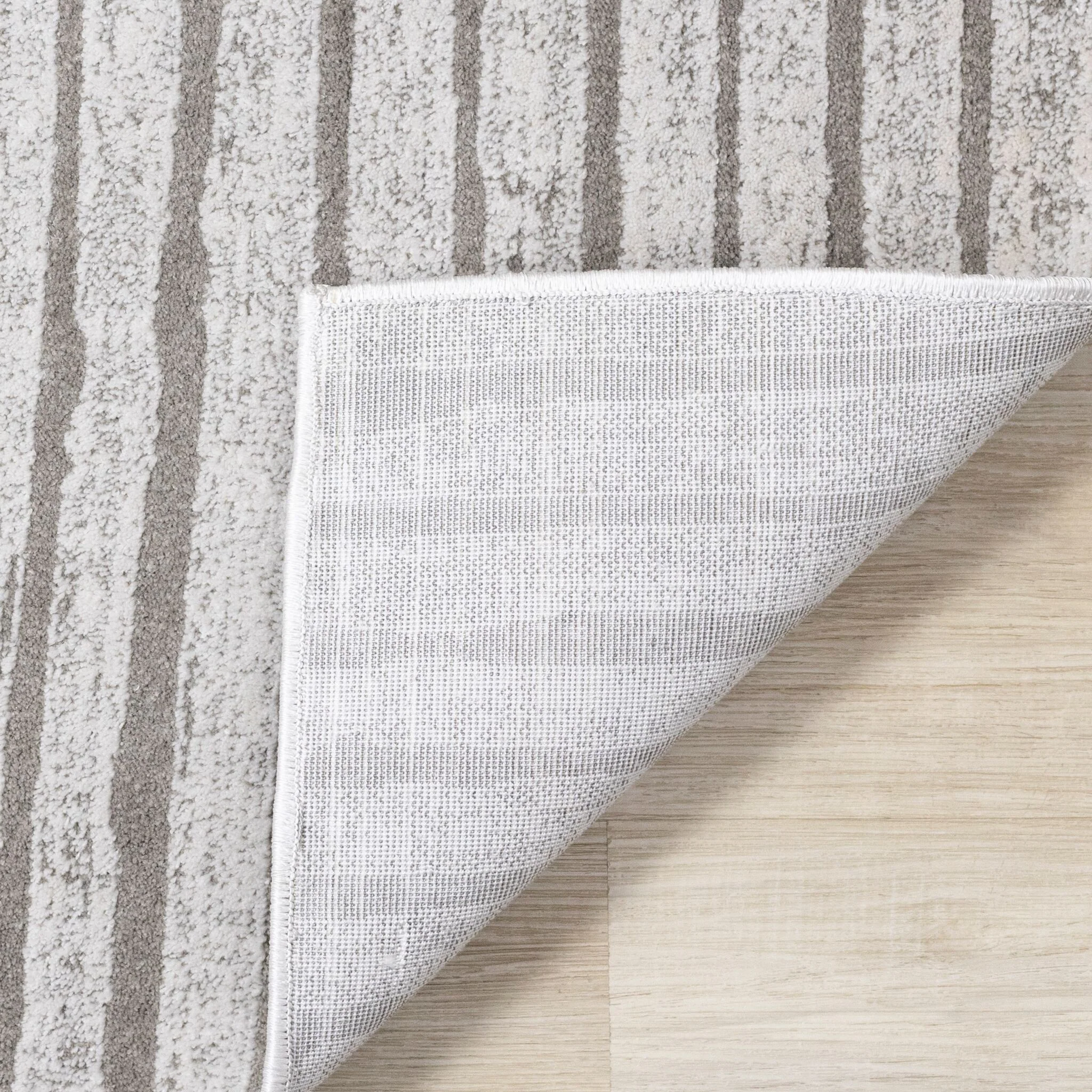 Hayden 5'3" x 7'7" Modern Lines Area Rug - Grey - Image 9