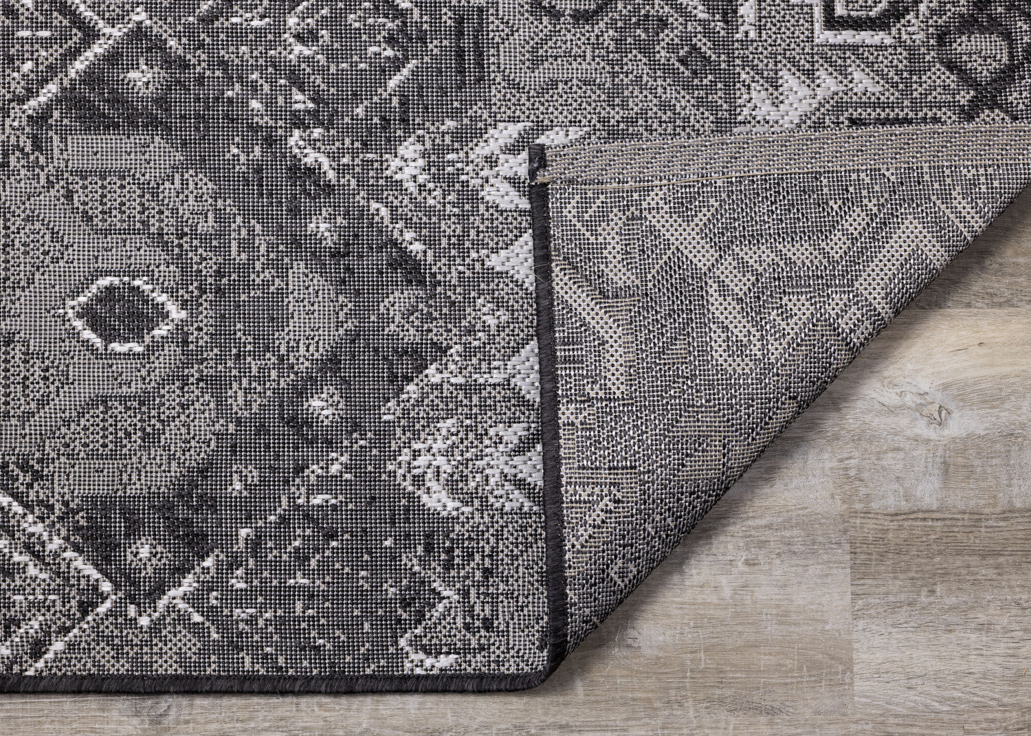 Jango Indoor/Outdoor Geometric Area Rug - 5' X 7' - Grey/Black - Image 6