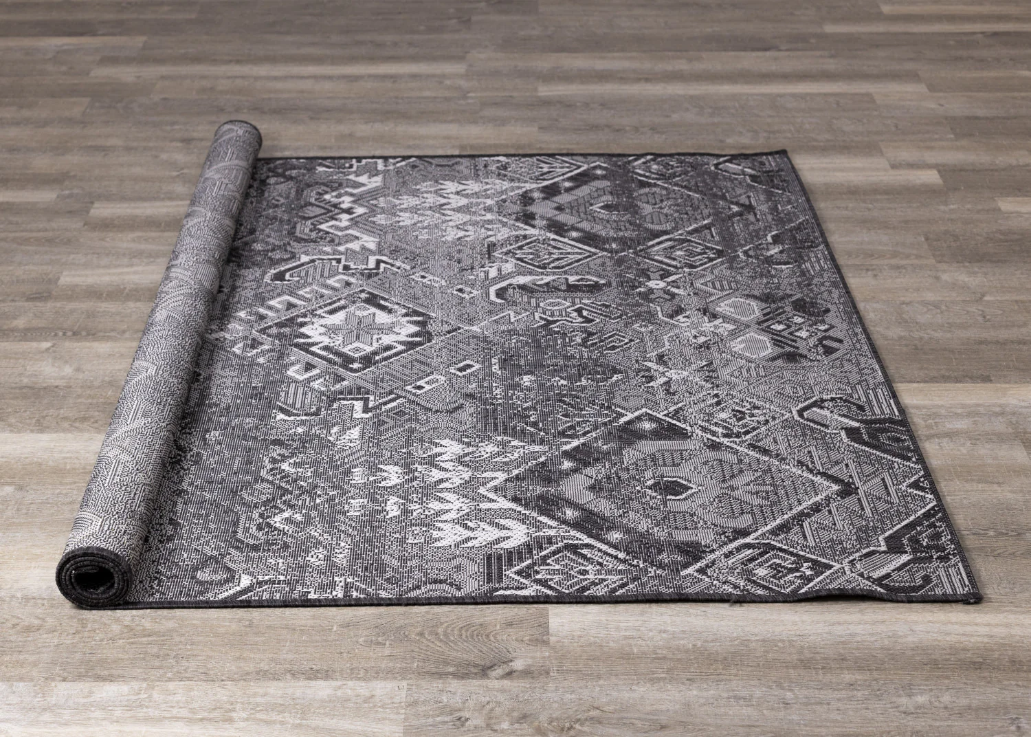 Jango Indoor/Outdoor Geometric Area Rug - 5' X 7' - Grey/Black - Image 7