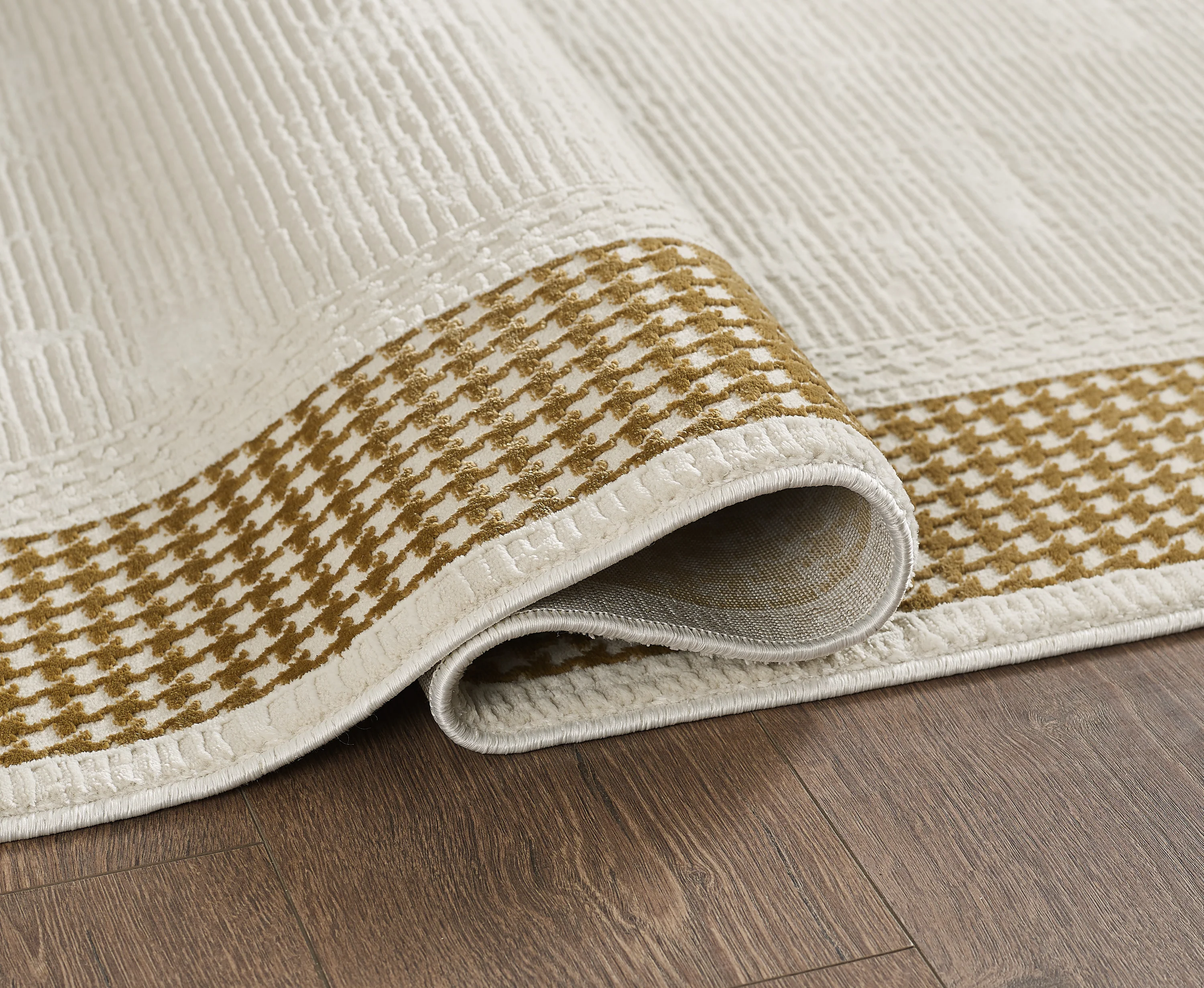L2 Decor Novolini Area Rug 5' x 8' with Underpad - Cream - Image 3