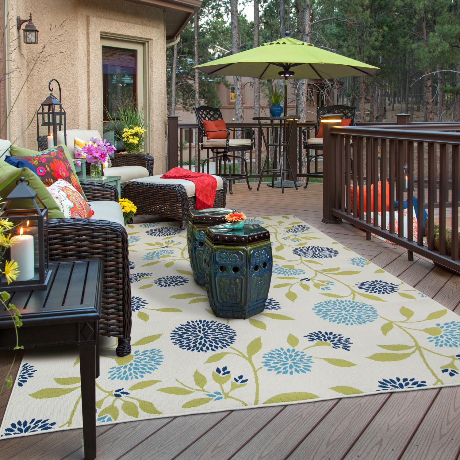 Lagoon W8327YL Floral Indoor/Outdoor Area Rug (5'3"X7'6") - Image 2