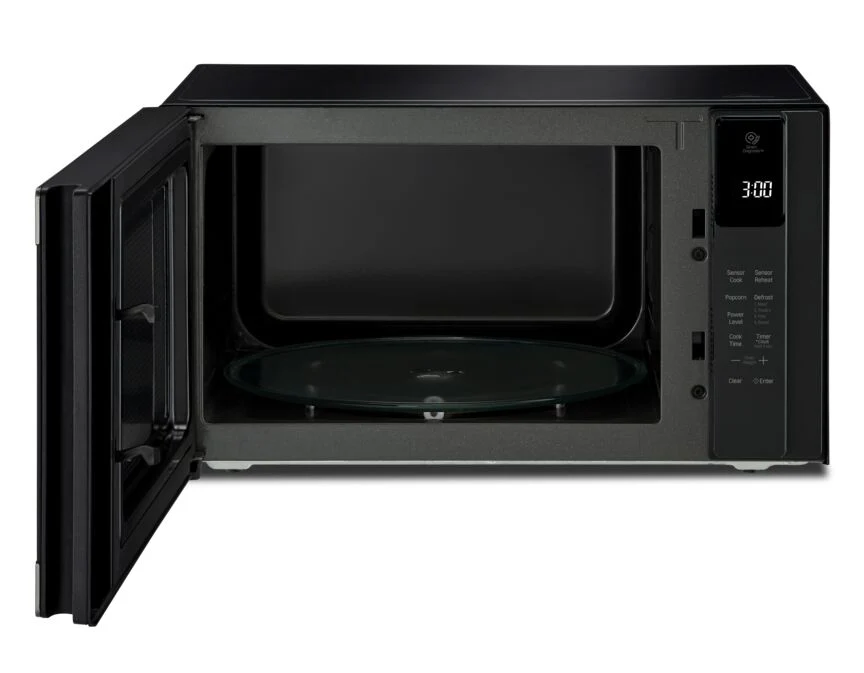 LG Smudge Resistant Black Stainless Steel NeoChef™ Countertop Microwave with Smart Inverter and EasyClean® (1.5 Cu.Ft) - LMC1575BD - Image 4