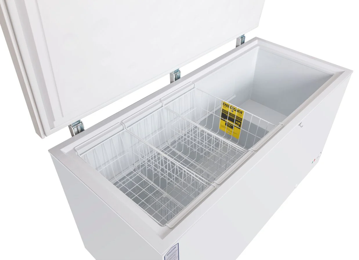Marathon White Chest Freezer (20 cu.ft.) - MCF200W - Image 4
