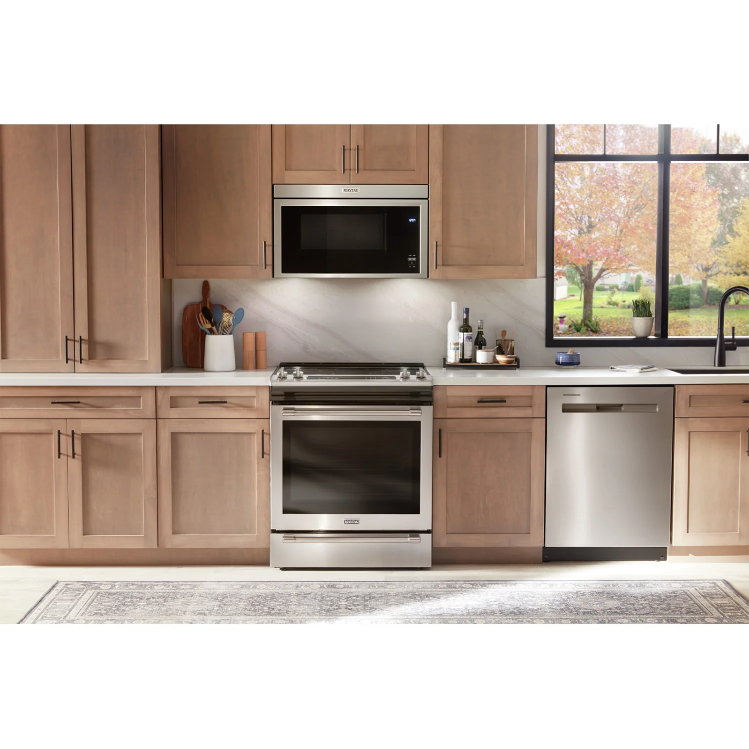 Maytag Fingerprint Resistant Stainless Steel Over-the-Range Microwave (1.10 Cu Ft) - YMMMF6030PZ - Image 4