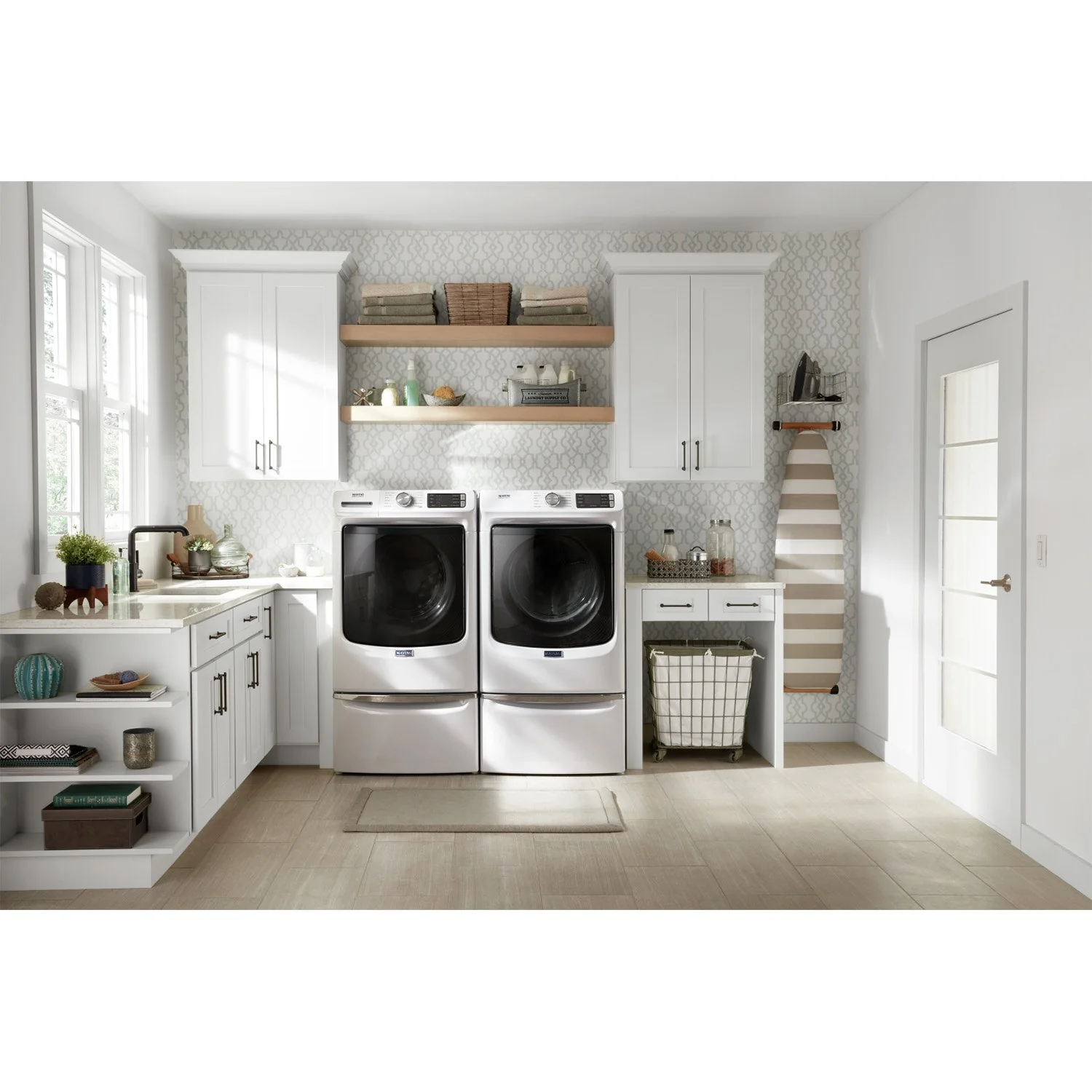 Maytag White Front-Load Washer (5.5 cu. ft.) & Gas Dryer (7.3 cu. ft.) - MHW6630HW/MGD6630HW - Image 2