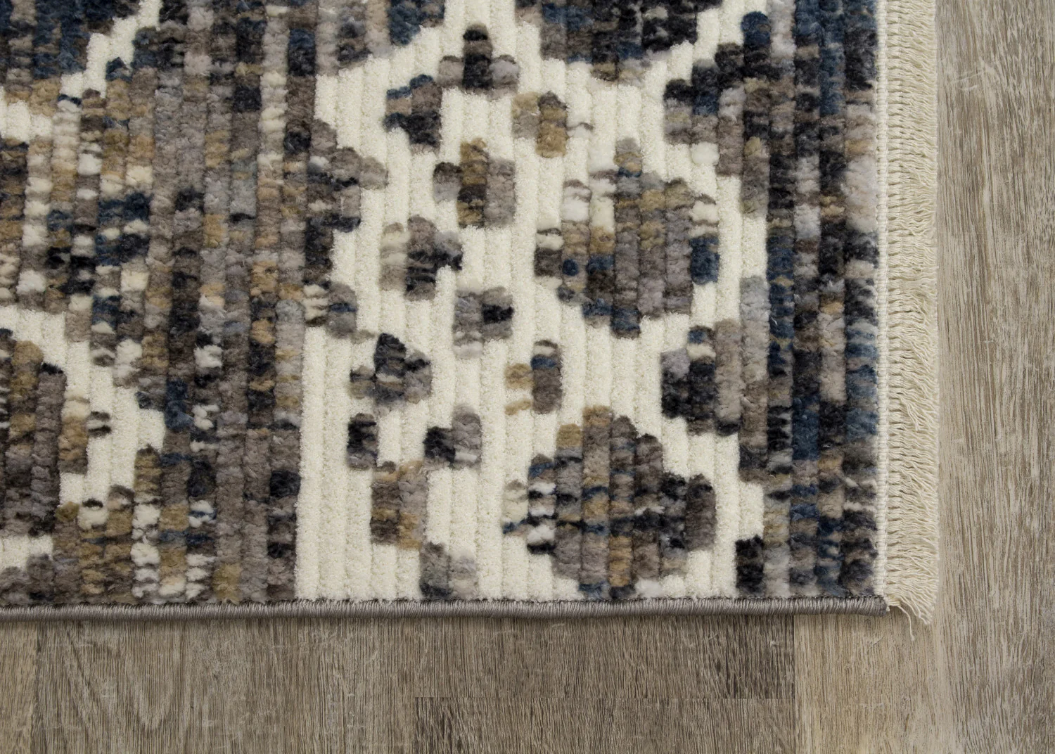 Natick 5'3" X 7'7" Tribal Rug - Beige Blue Area Rug - Image 5
