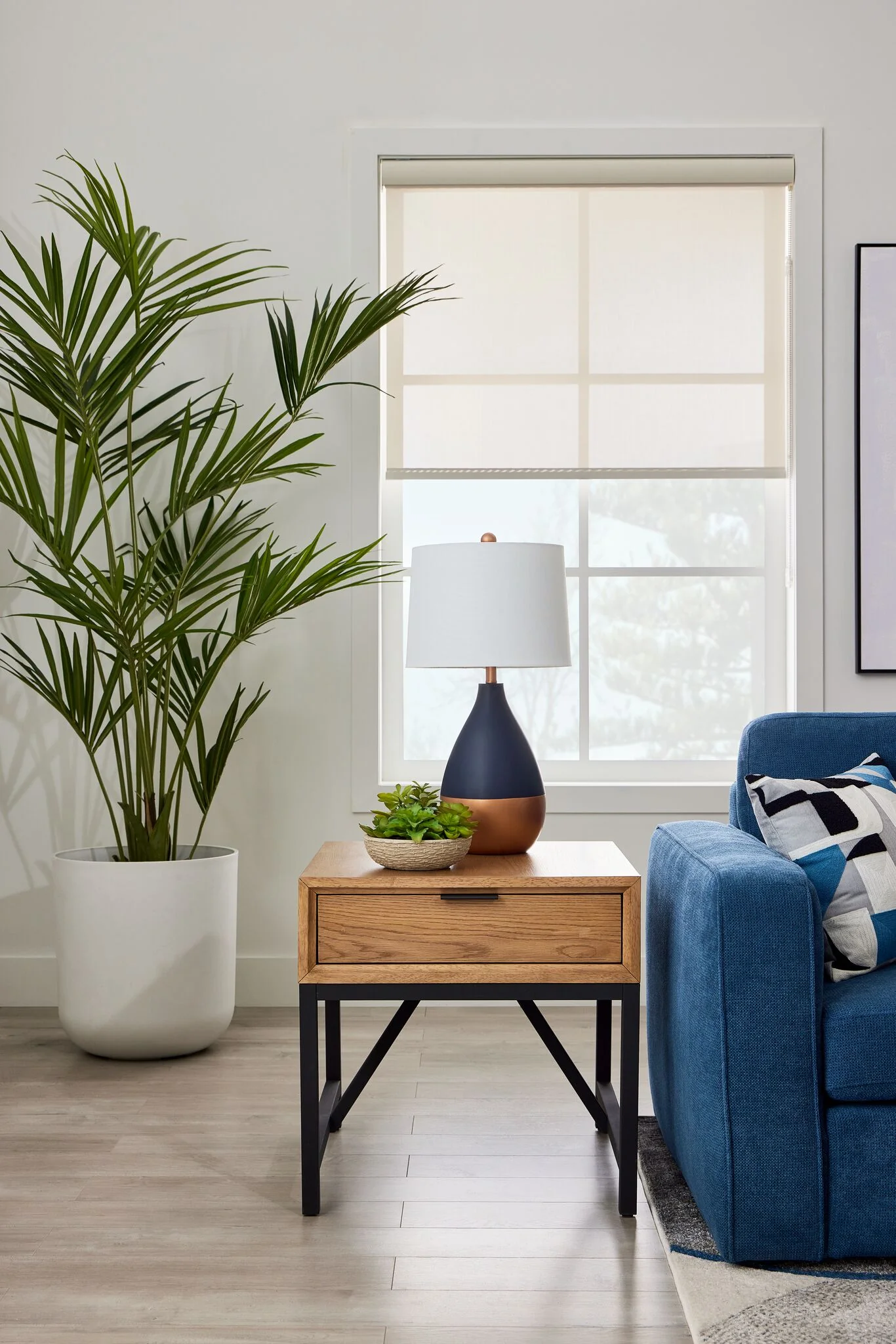 Feeling Connected - Newport 24" End Table - Oak and Black - Image 2