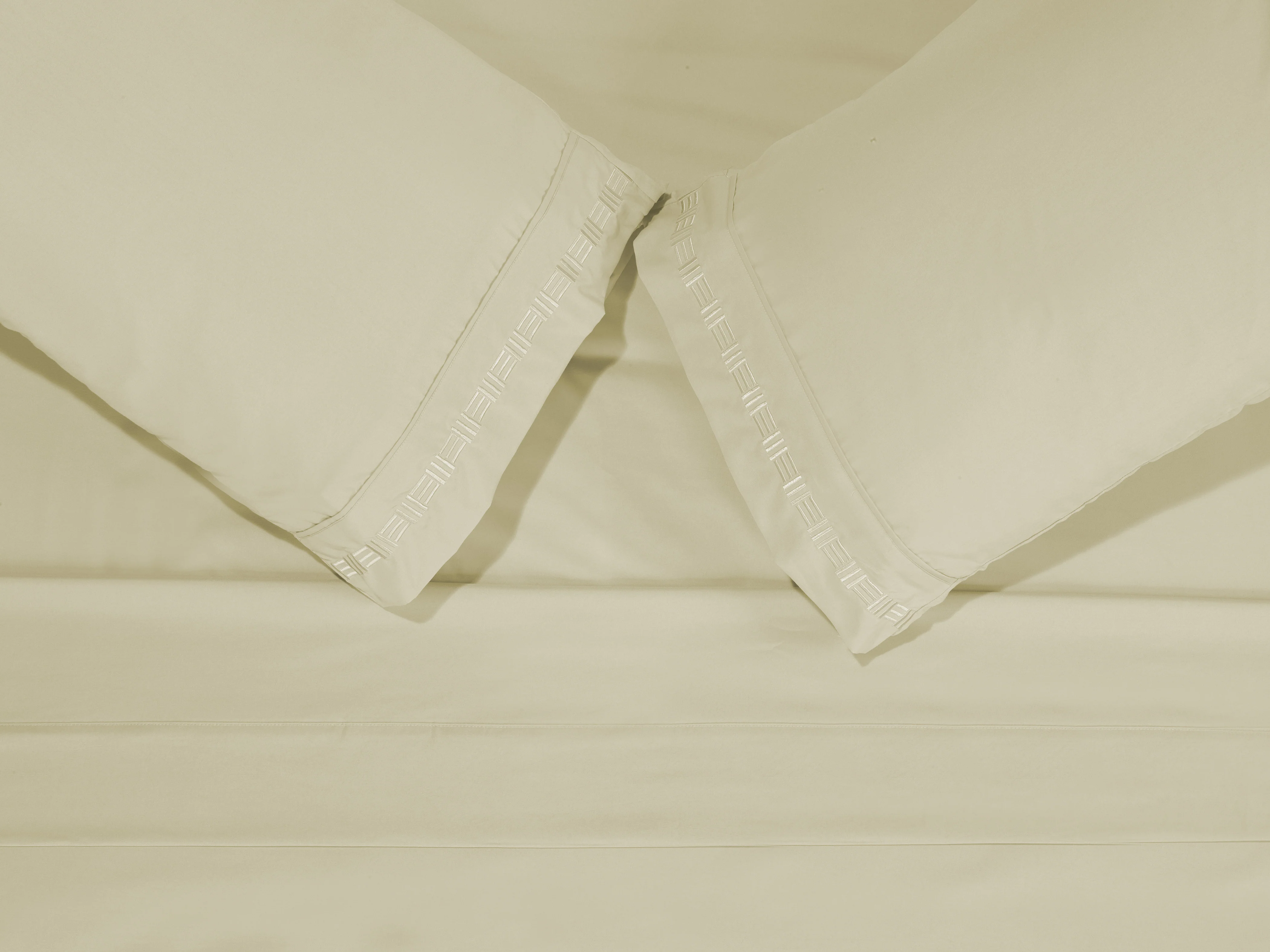 Nilus Queen Sheet Set - Cream - Image 5