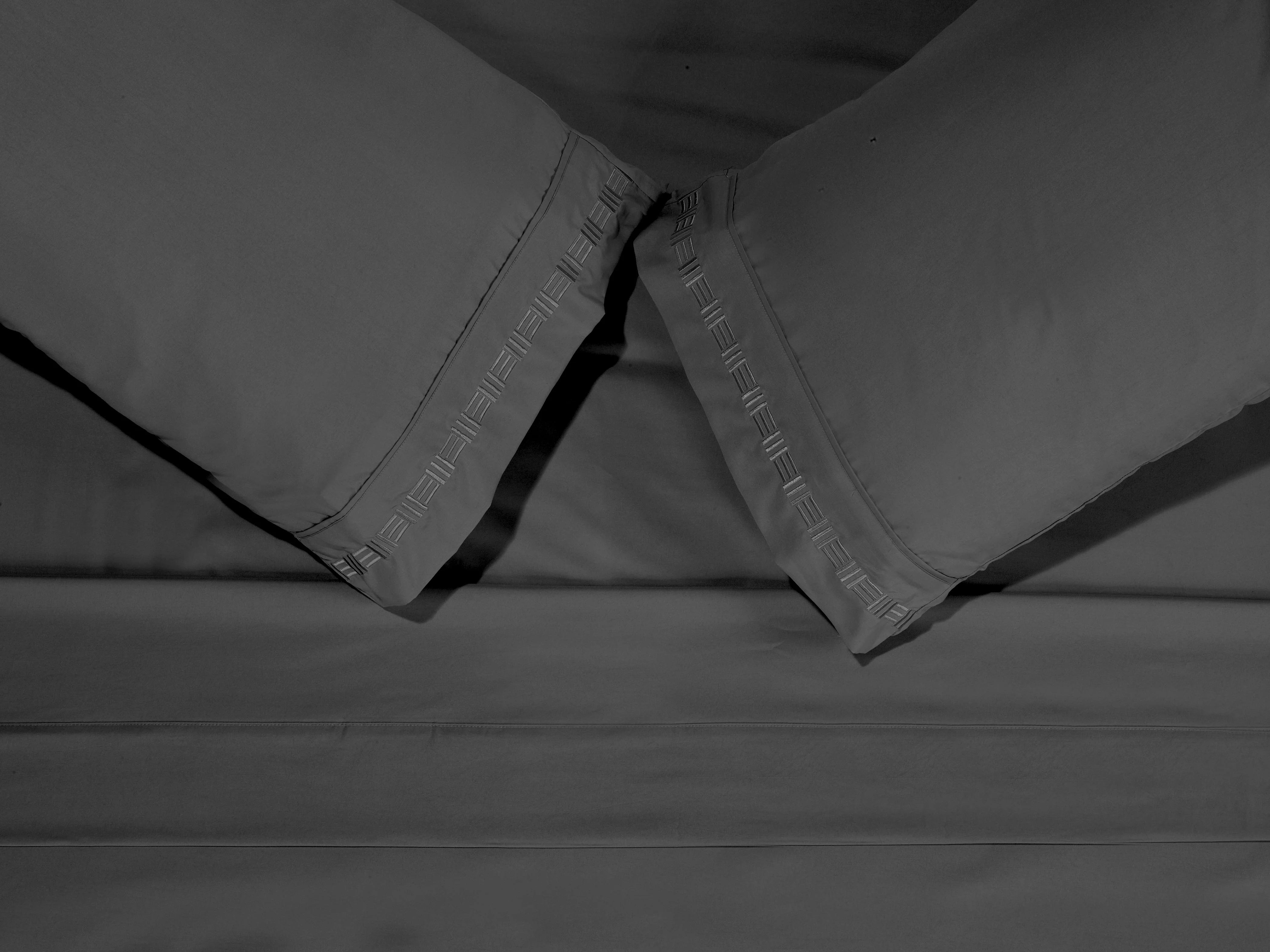 Nilus King Sheet Set - Dark Grey - Image 5