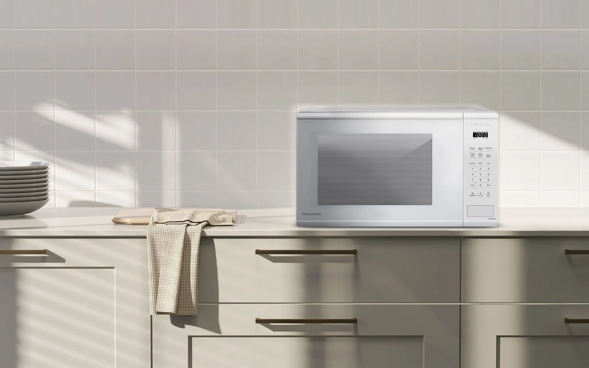 Panasonic White Countertop Microwave with Genius Sensor (1.3 Cu.Ft.) - NNSG676WC - Image 4