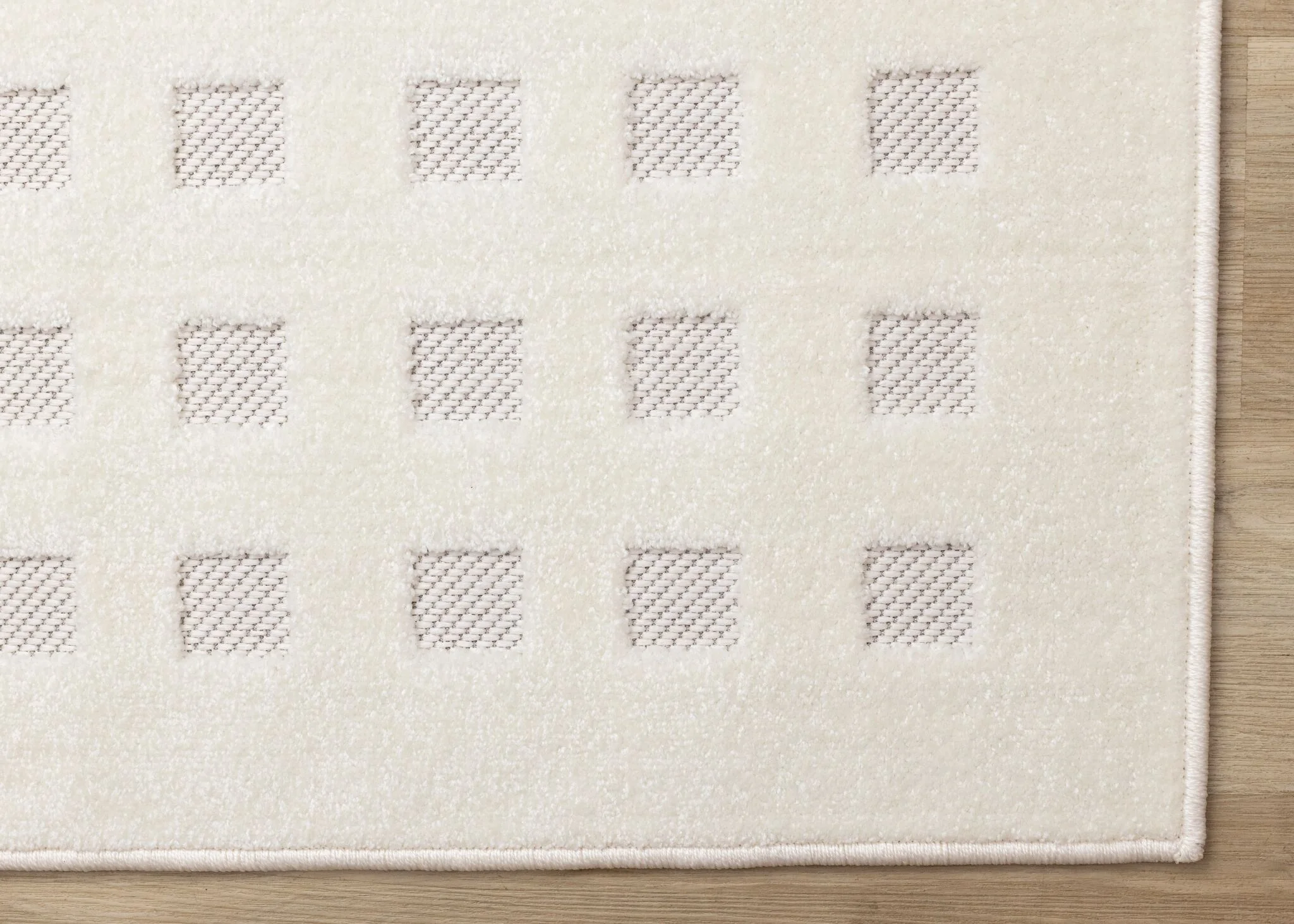 Pearl Grid 5'3" x 7'7" Grid Design Area Rug - White - Image 9