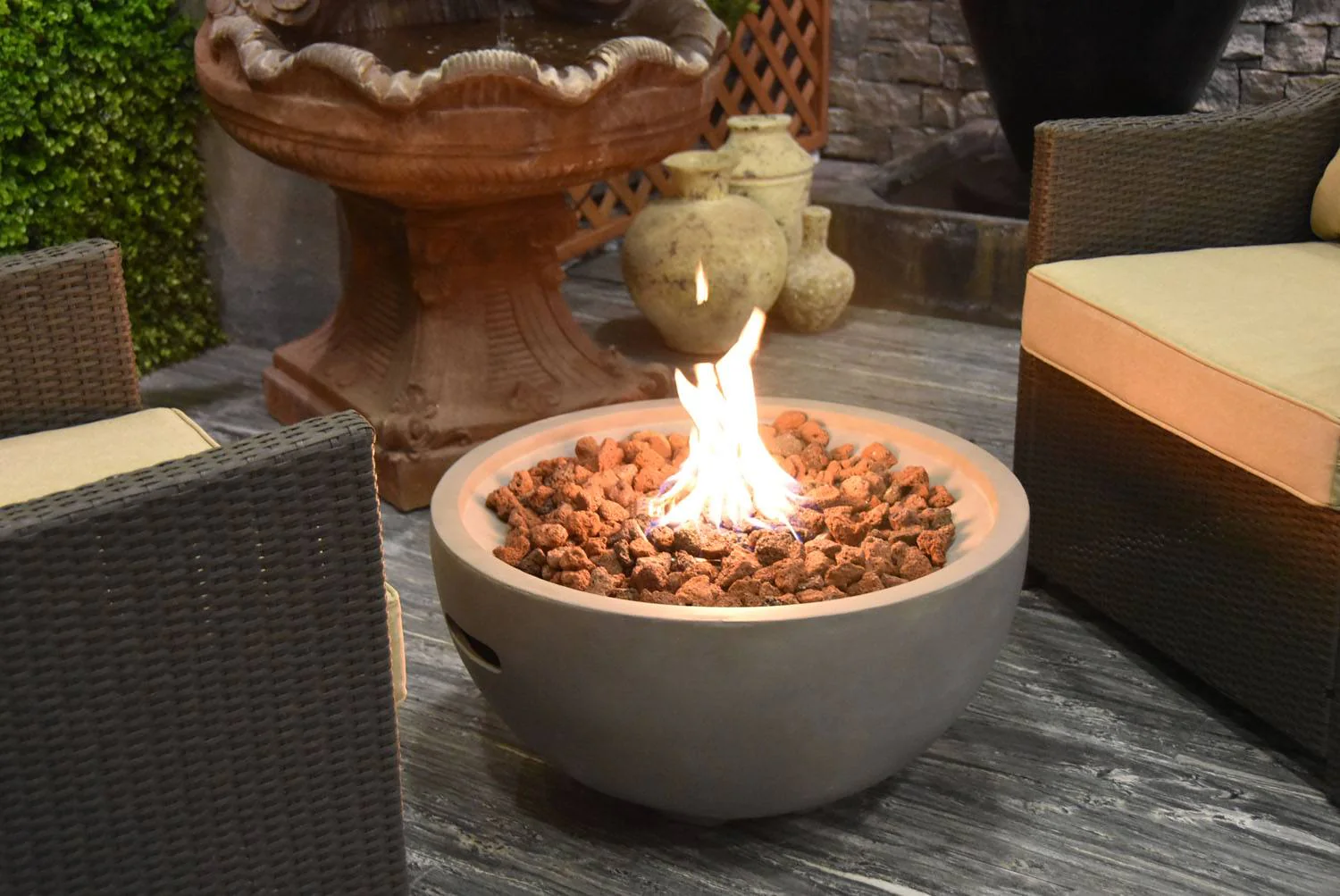 Puuoo Concrete Lava Fire Table (Modena) – Natural Gas - Image 6