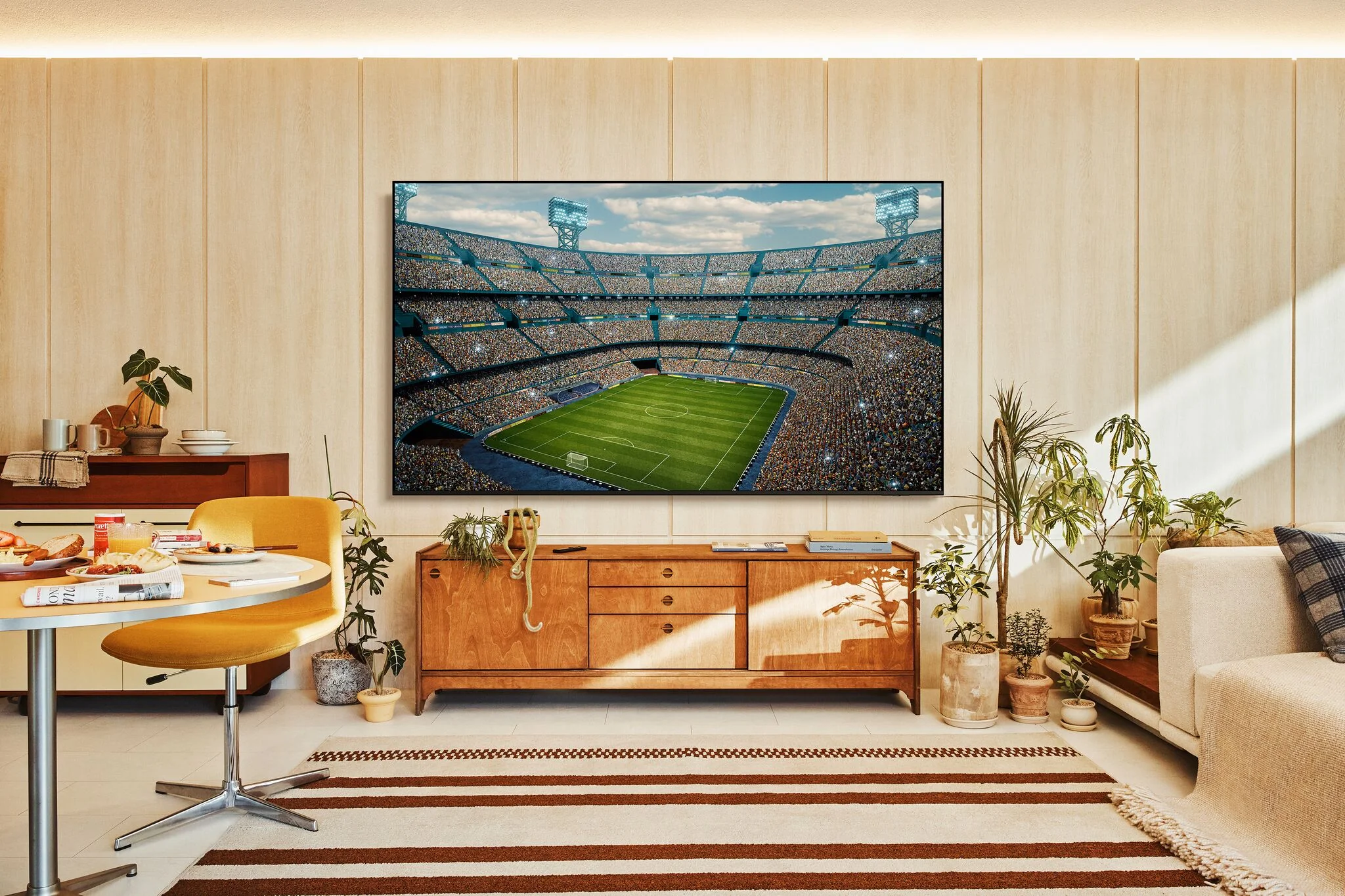 Samsung 50" 4K CUHD Smart LED TV - UN50U8000FFXZC - Image 2