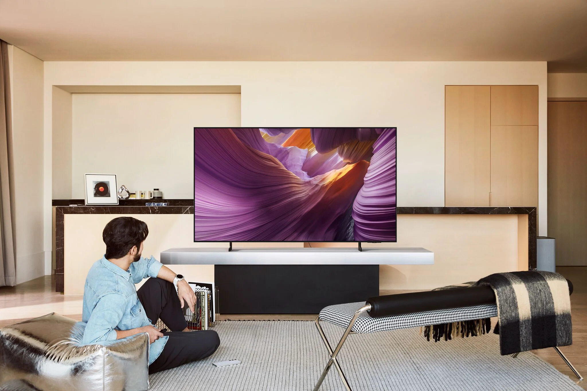 Samsung 83" 4K Smart S85F Tizen OLED TV - QN83S85FAEXZC - Image 3