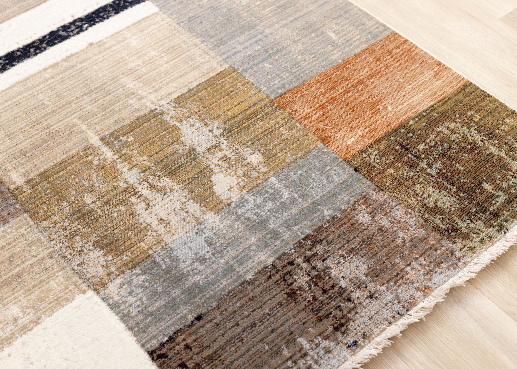Serene 5'3" x 7'10" Patchwork Quilt Design Area Rug - Image 6