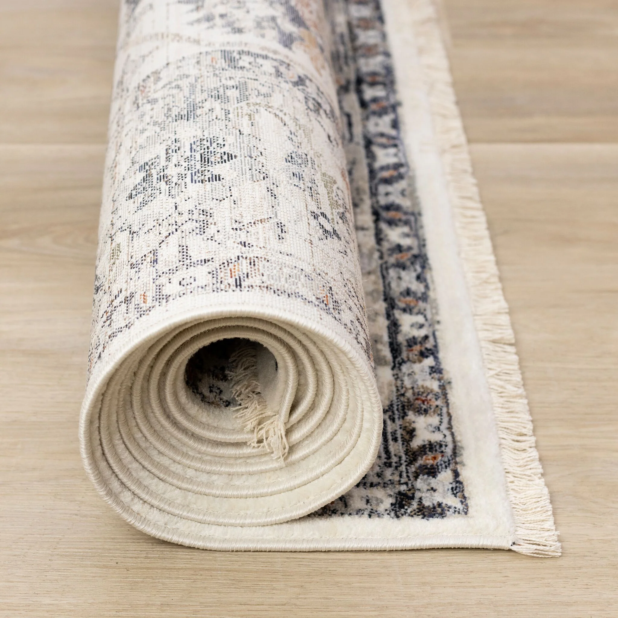 Serene 5'3" x 7'7" Intricate Border Area Rug - Image 10