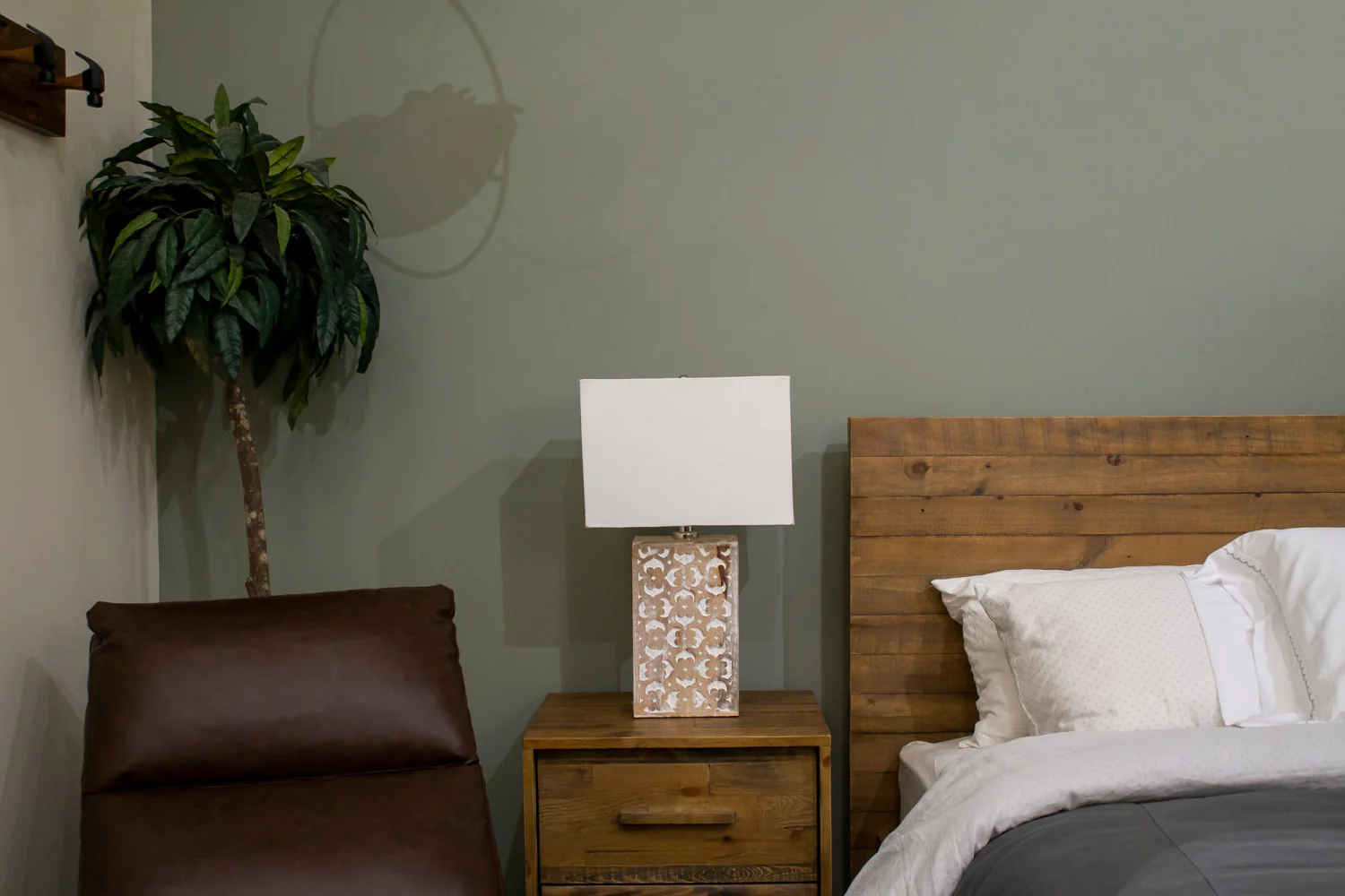 Silvane Blossom Lamp - Neutral - Image 4