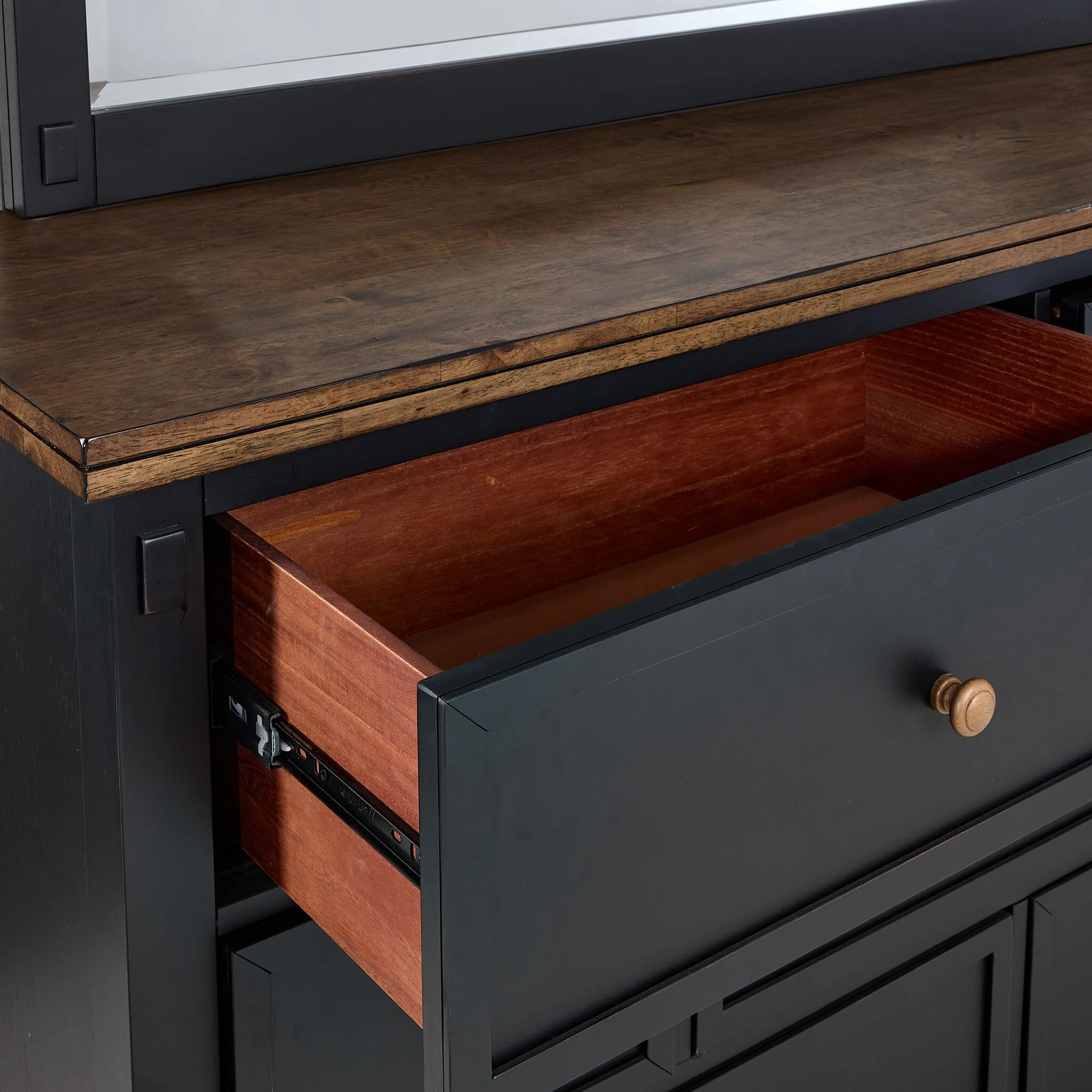 Stormy Ridge 7-Drawer Dresser - Slate Black, Chicory - Image 4
