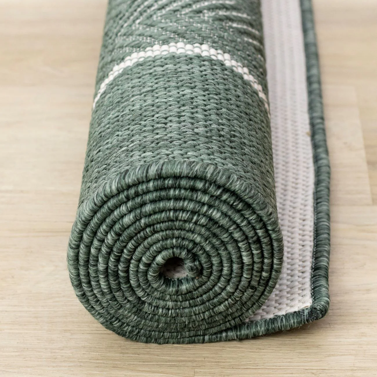 Summer Breeze 5'3" x 7'7" Outdoor Chevron Border Rug - Green, White - Image 9