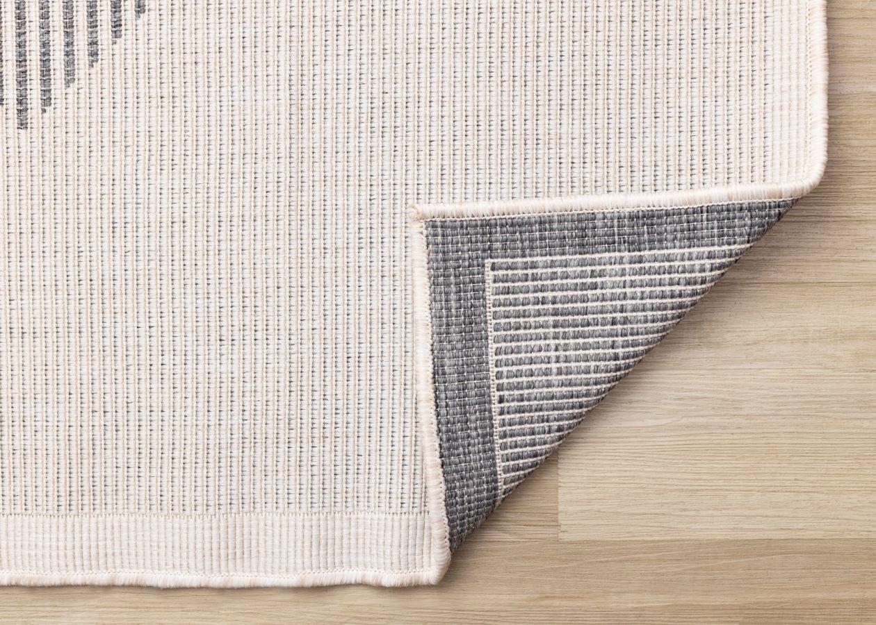 Summer Breeze 5'3" x 7'7" Outdoor Diamond Rug - White, Grey - Image 5