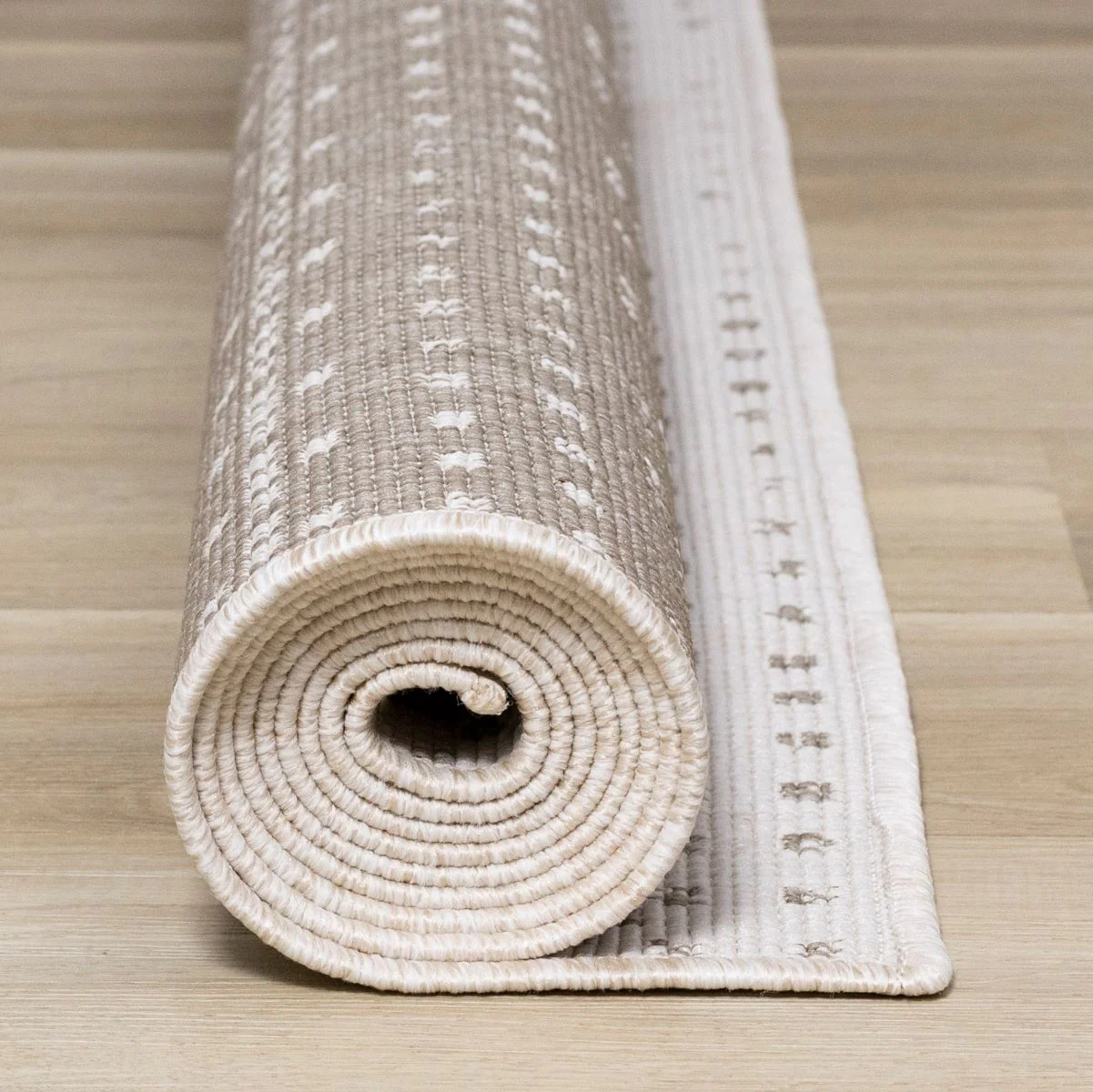 Summer Breeze 5'3" x 7'7" Outdoor Reversible Diamond Pattern - Beige, Cream - Image 10