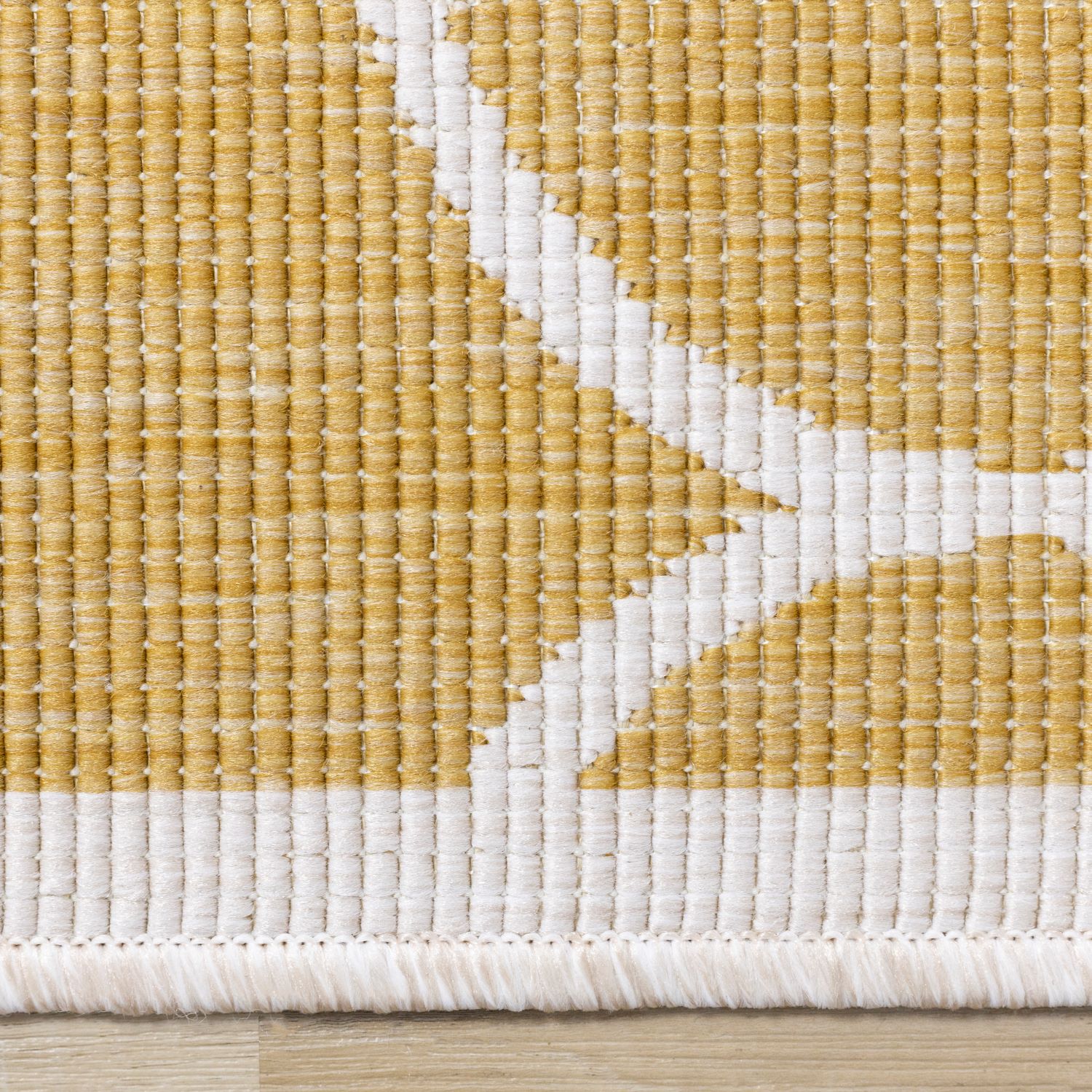 Summer Breeze 5'3" x 7'7" Outdoor Reversible Geometric Rug - Yellow, White - Image 9