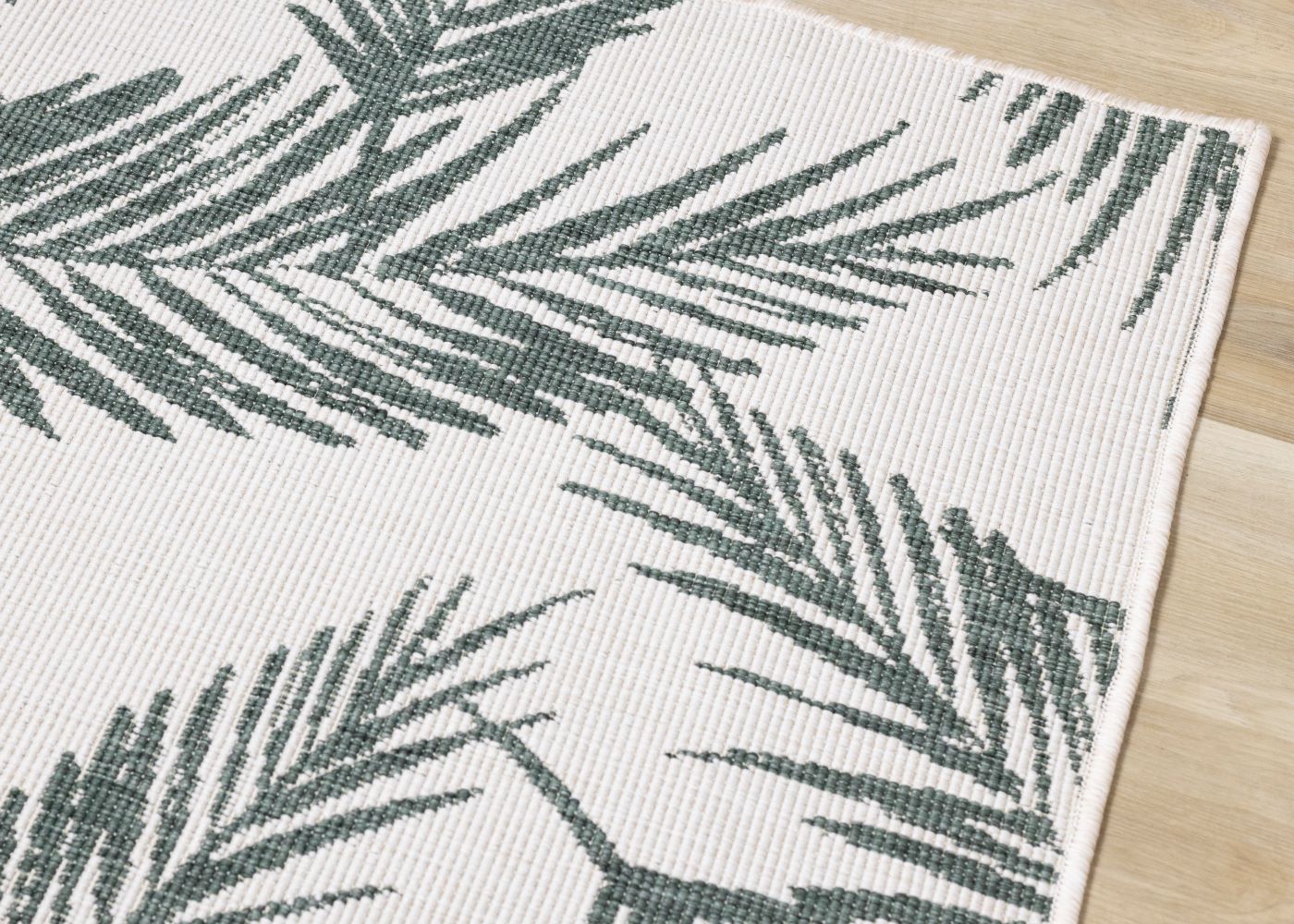 Summer Breeze 5'3" x 7'7" Outdoor Reversible Rug - Green, Leaf Motif - Image 6