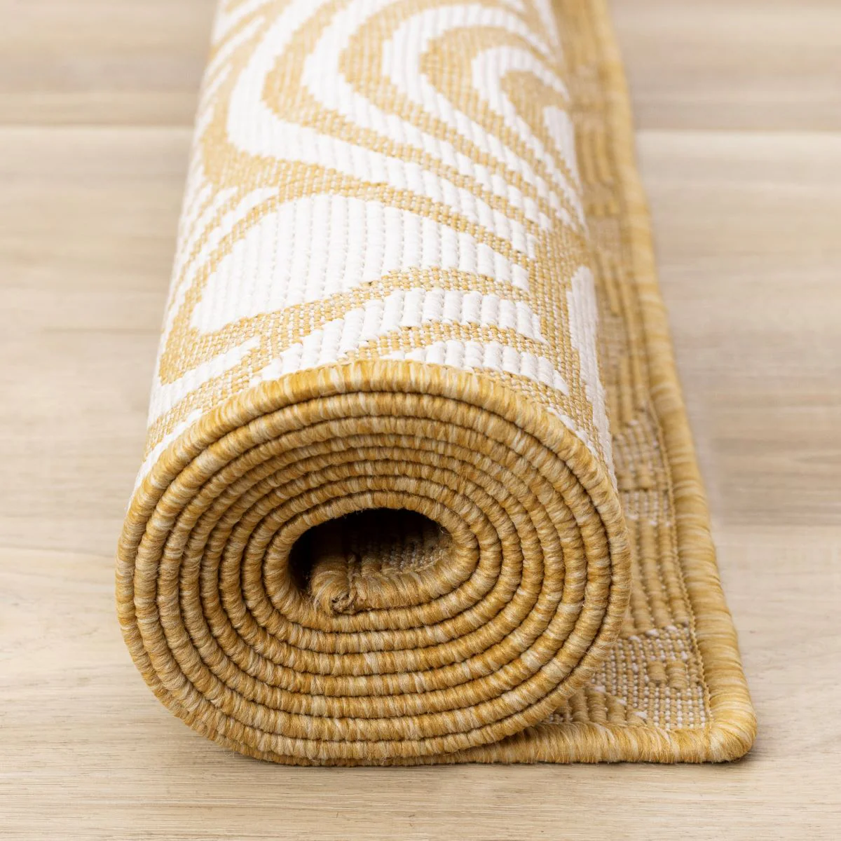 Summer Breeze 5'3" x 7'7" Outdoor Reversible Rug Rainbow Arch Pattern - Yellow, White - Image 9
